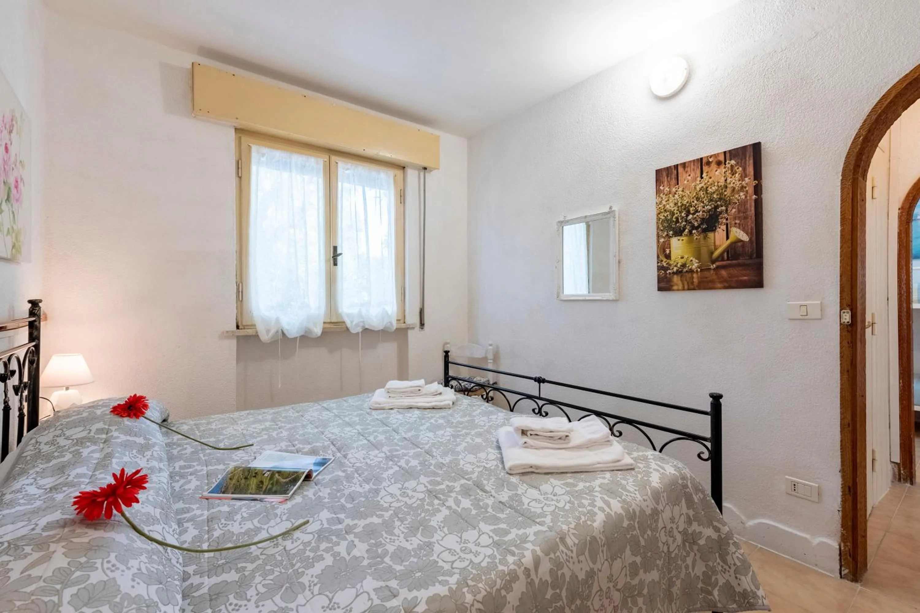 Bedroom, Bed in La Casina Del Pescatore On the Beach - Happy Rentals