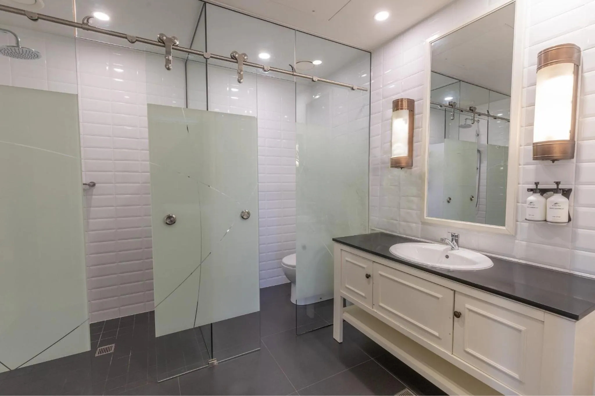 Bathroom in Grand Pacific Hotel