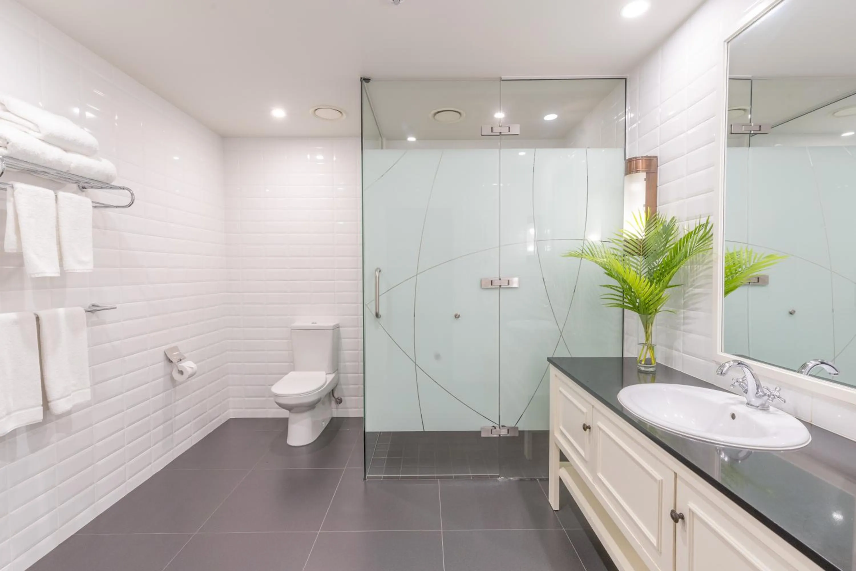 Bathroom in Grand Pacific Hotel