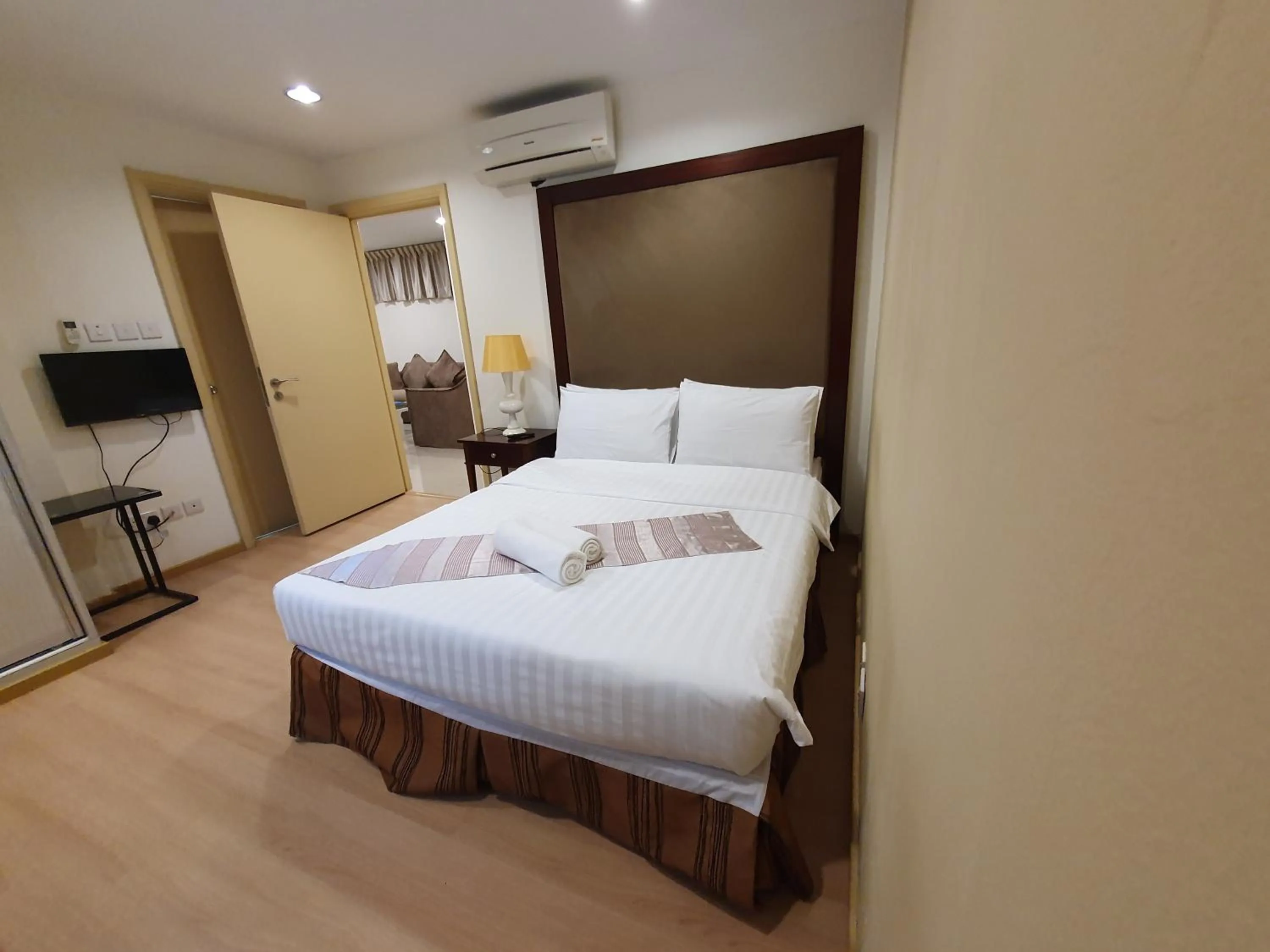 Bedroom, Bed in The Capital Residence Suites