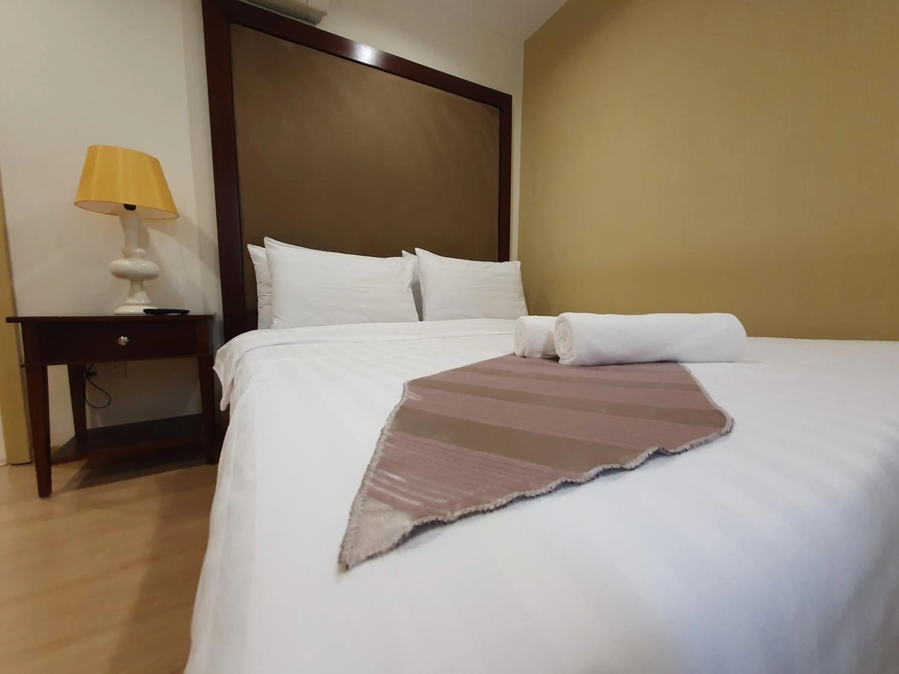 Bedroom, Bed in The Capital Residence Suites