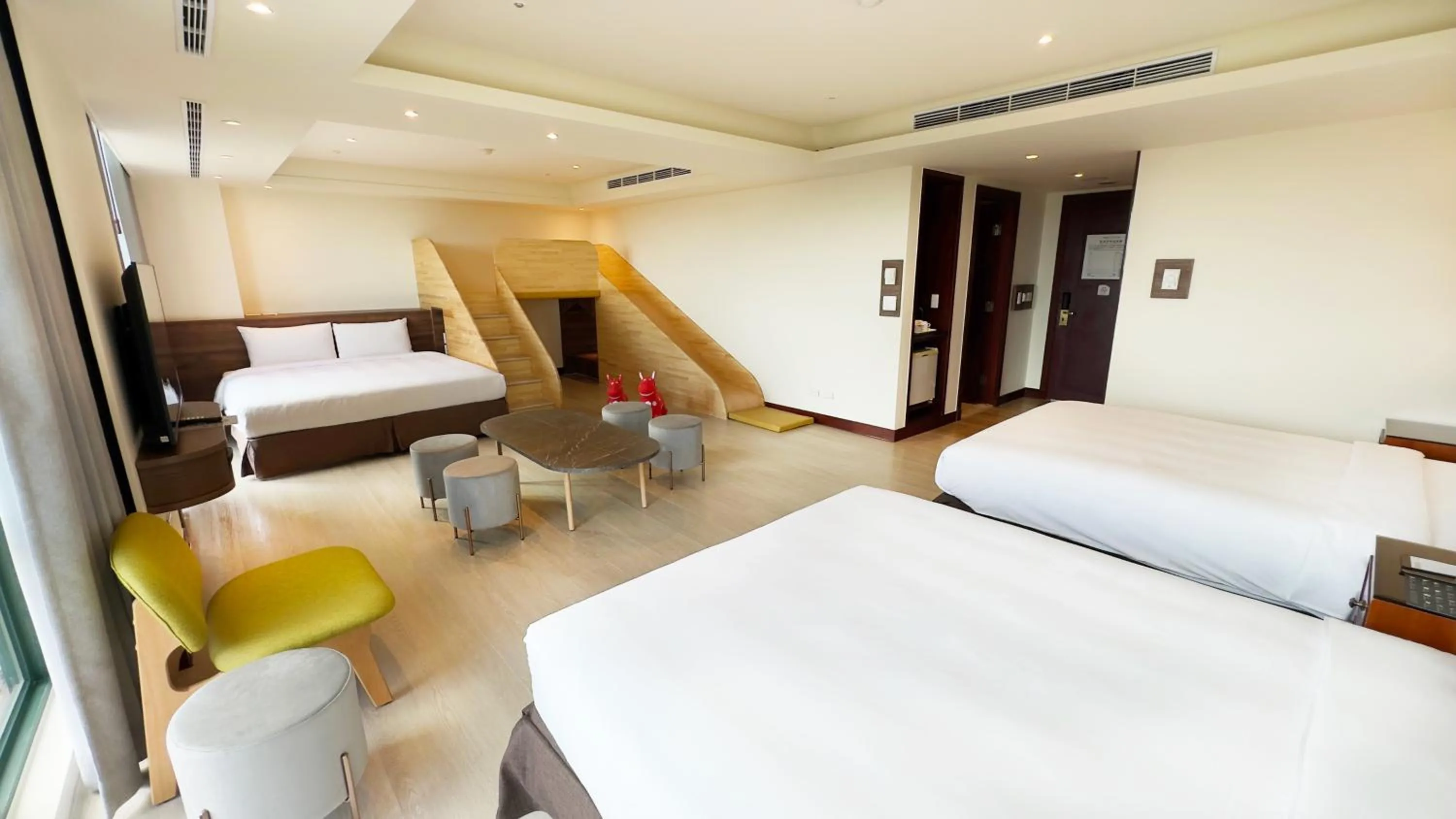 Photo of the whole room, Bed in Formosan Naruwan Hotel