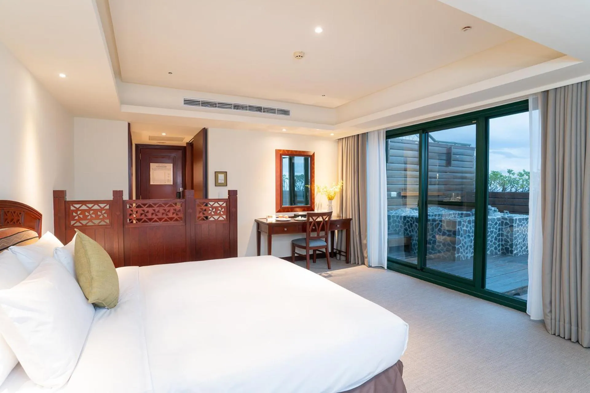 Photo of the whole room, Bed in Formosan Naruwan Hotel