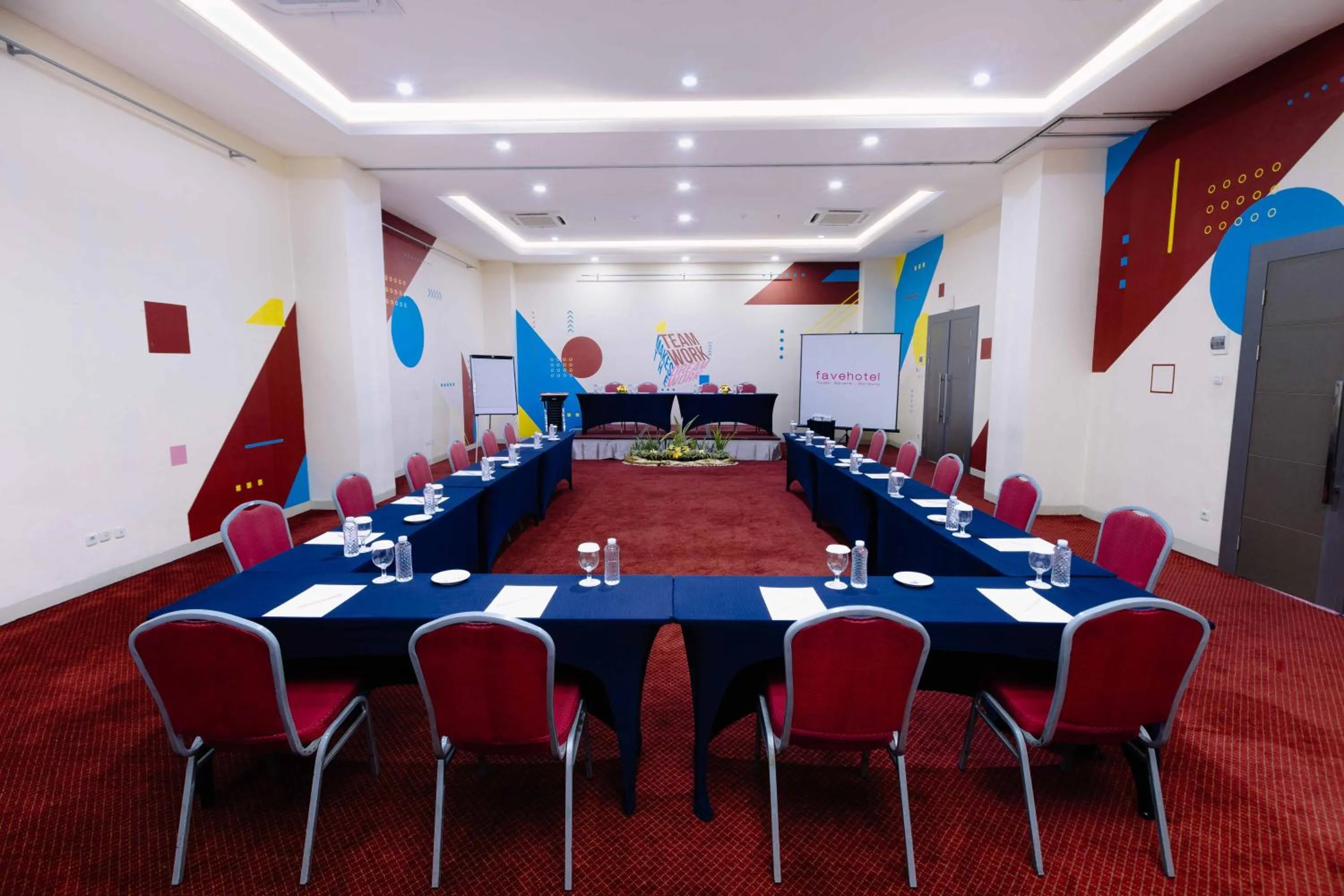 Meeting/conference room in favehotel Hyper Square