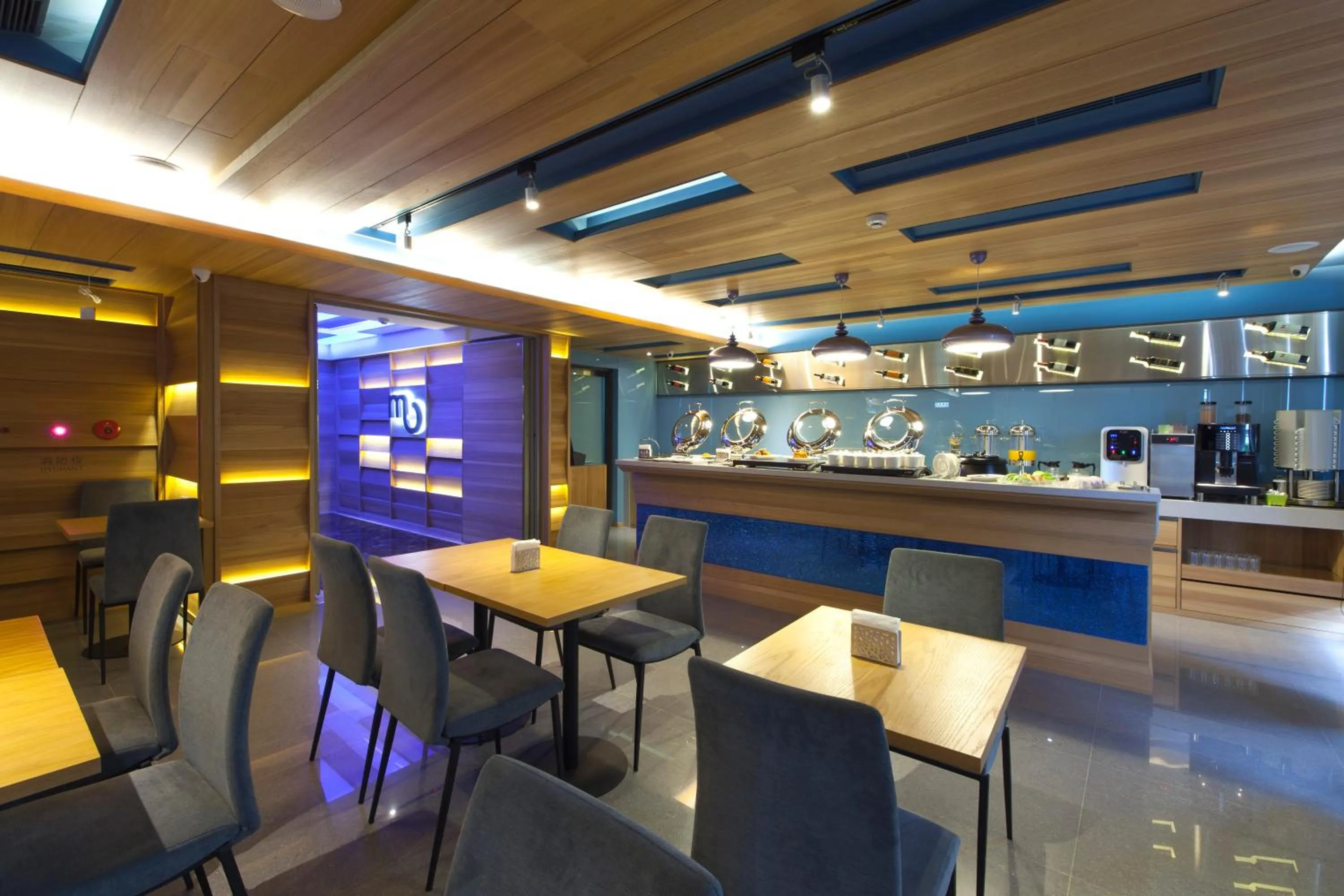 Restaurant/places to eat in Hotel MU