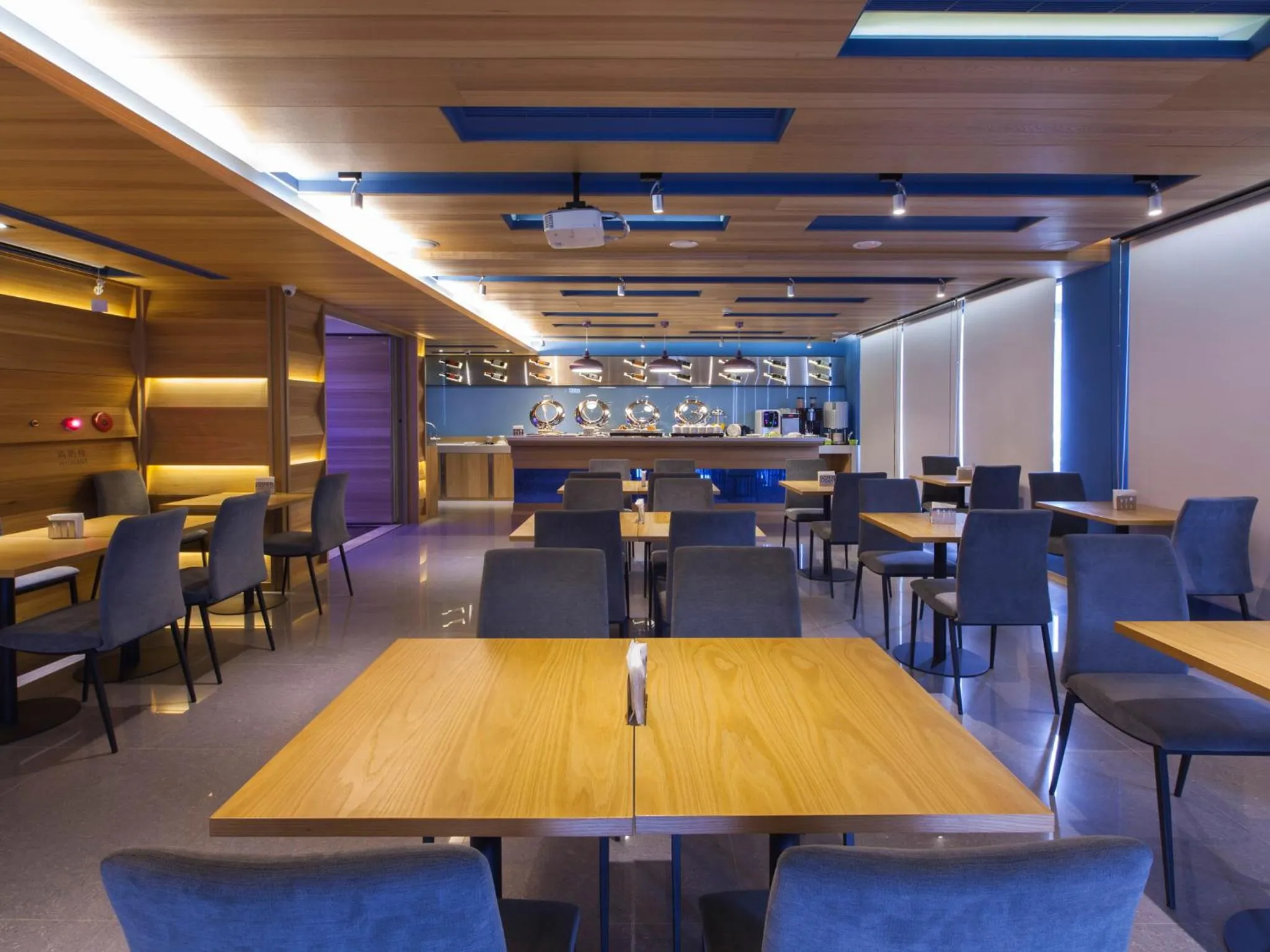 Restaurant/places to eat in Hotel MU