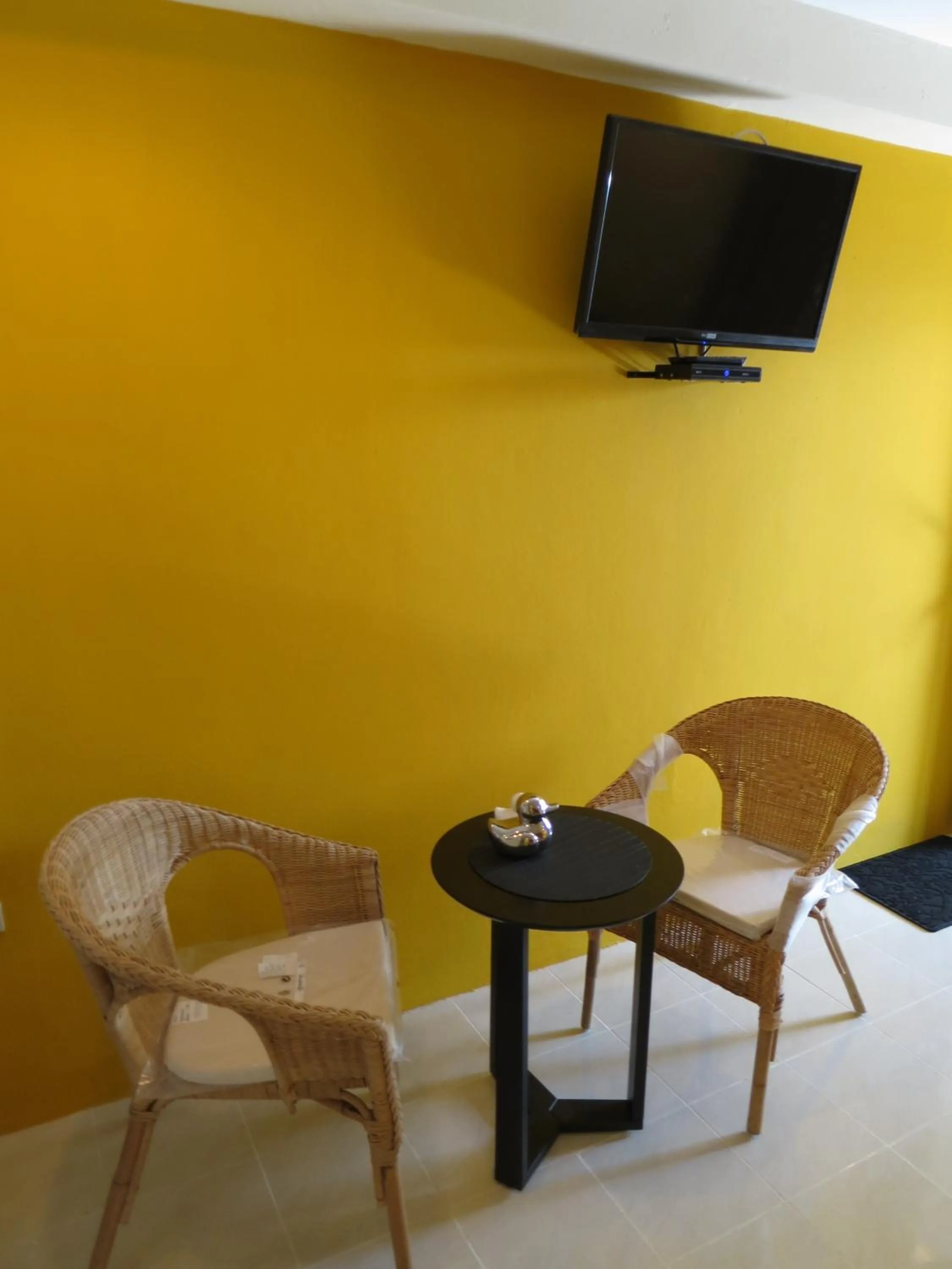 Seating area in Baan Baimai Boutique Room