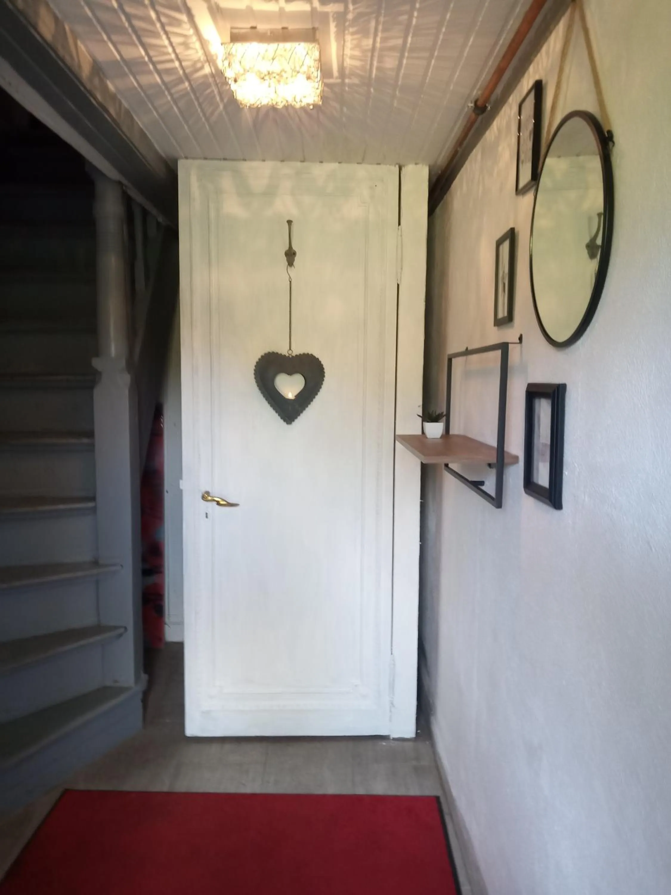 Facade/entrance in Wohnungen unter Reet