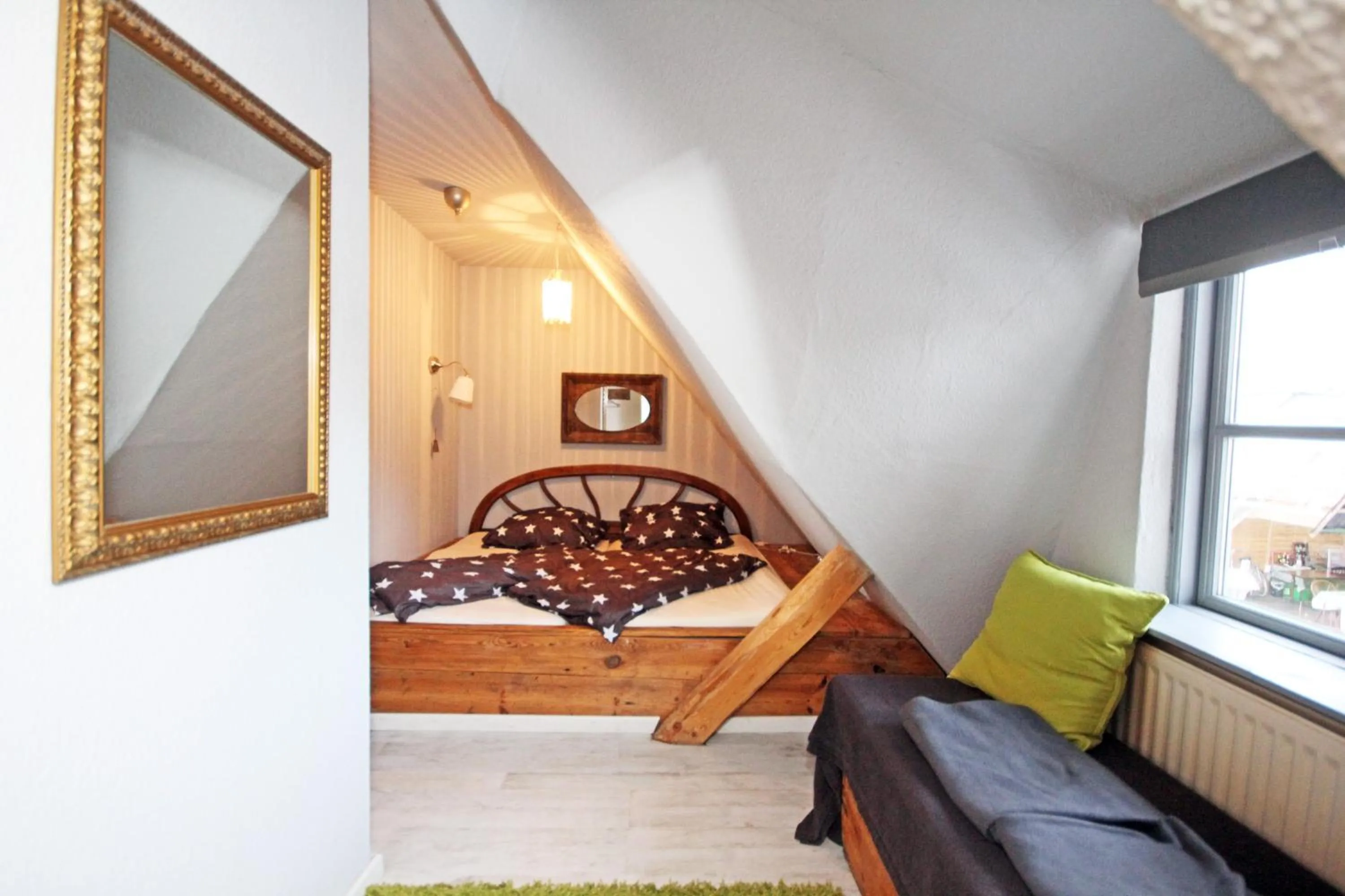 Bed in Wohnungen unter Reet