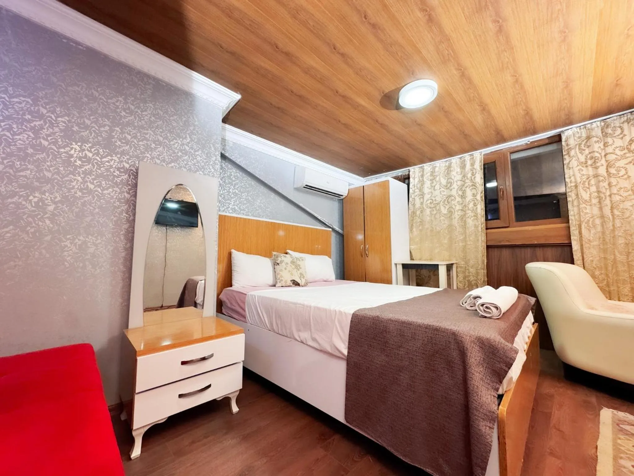 Bedroom, Bed in The New Season Apart