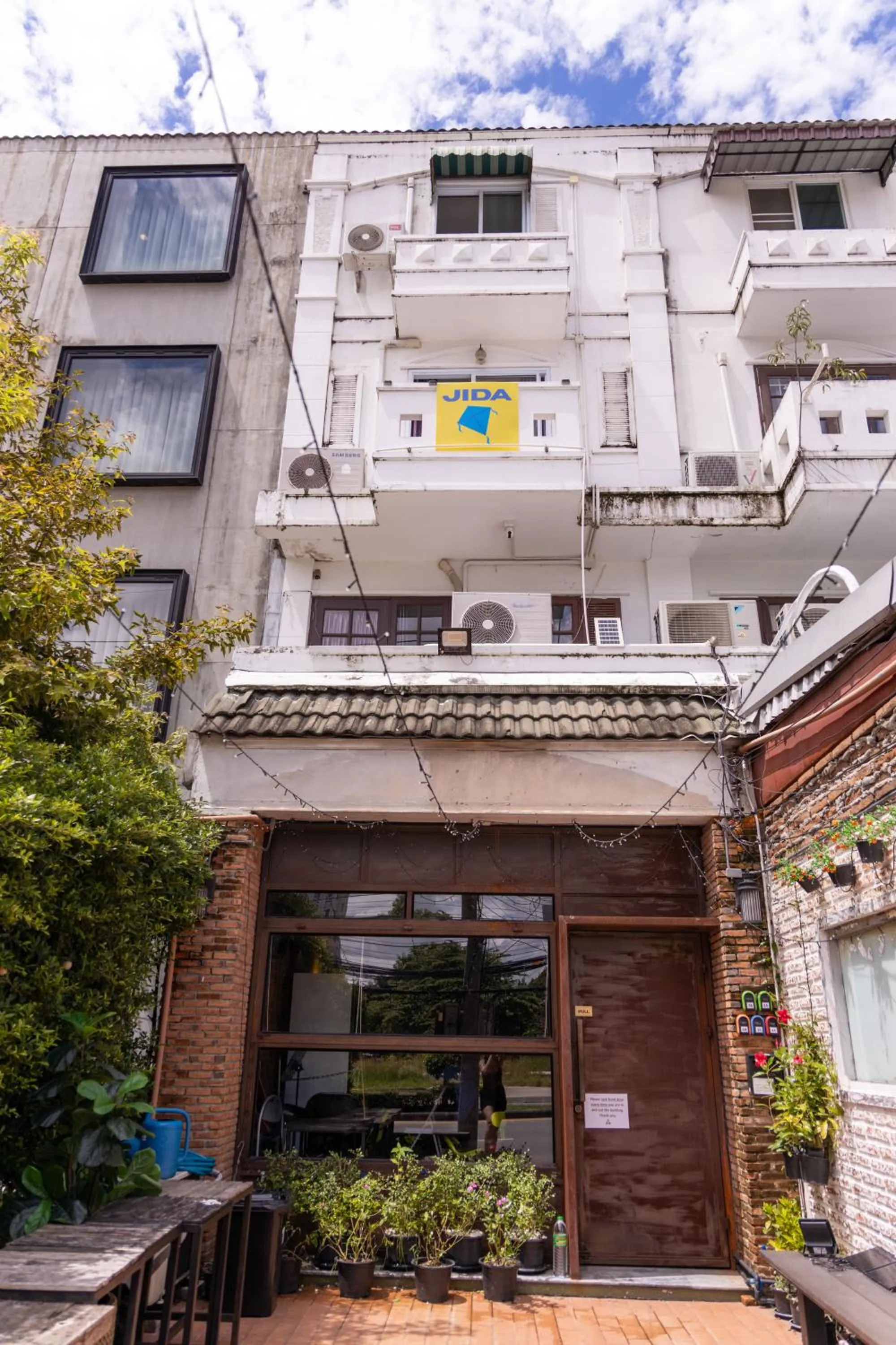 Facade/entrance in Jida Place