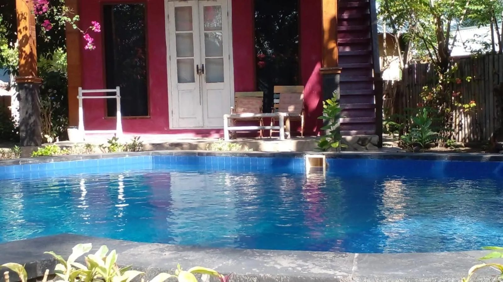 Swimming pool in Elephant House and Bungalows Gili Air