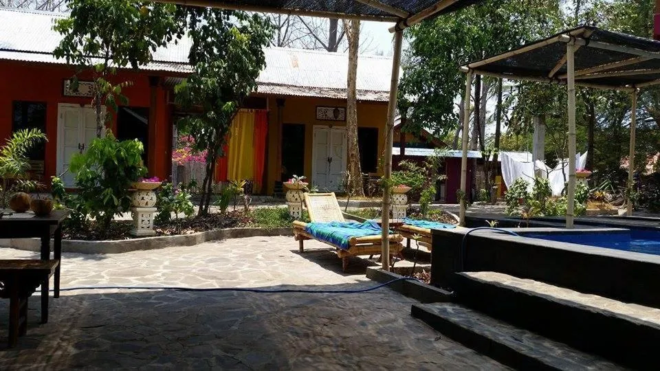 Day in Elephant House and Bungalows Gili Air