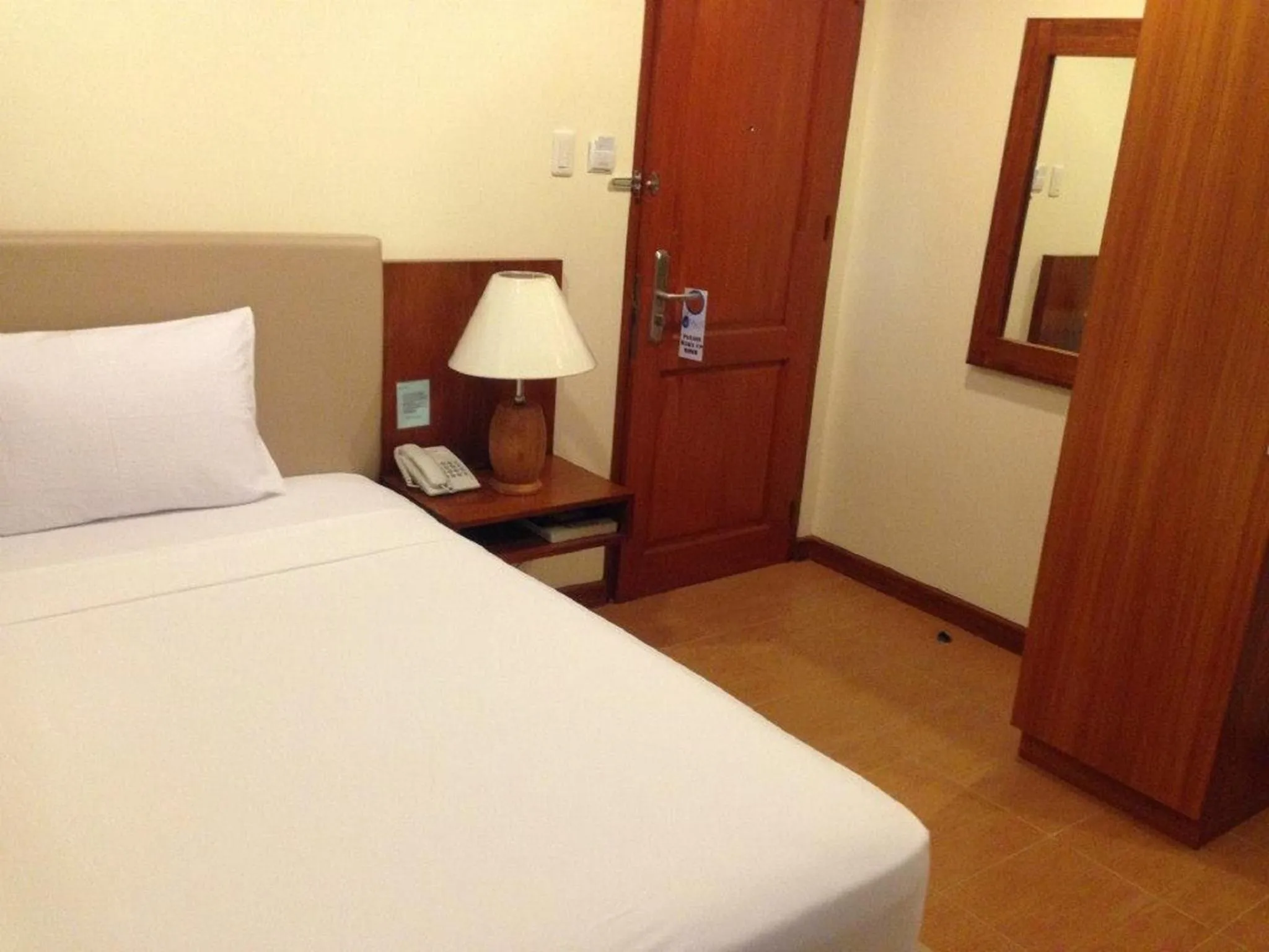 Toilet, Bed in The Well Hotel