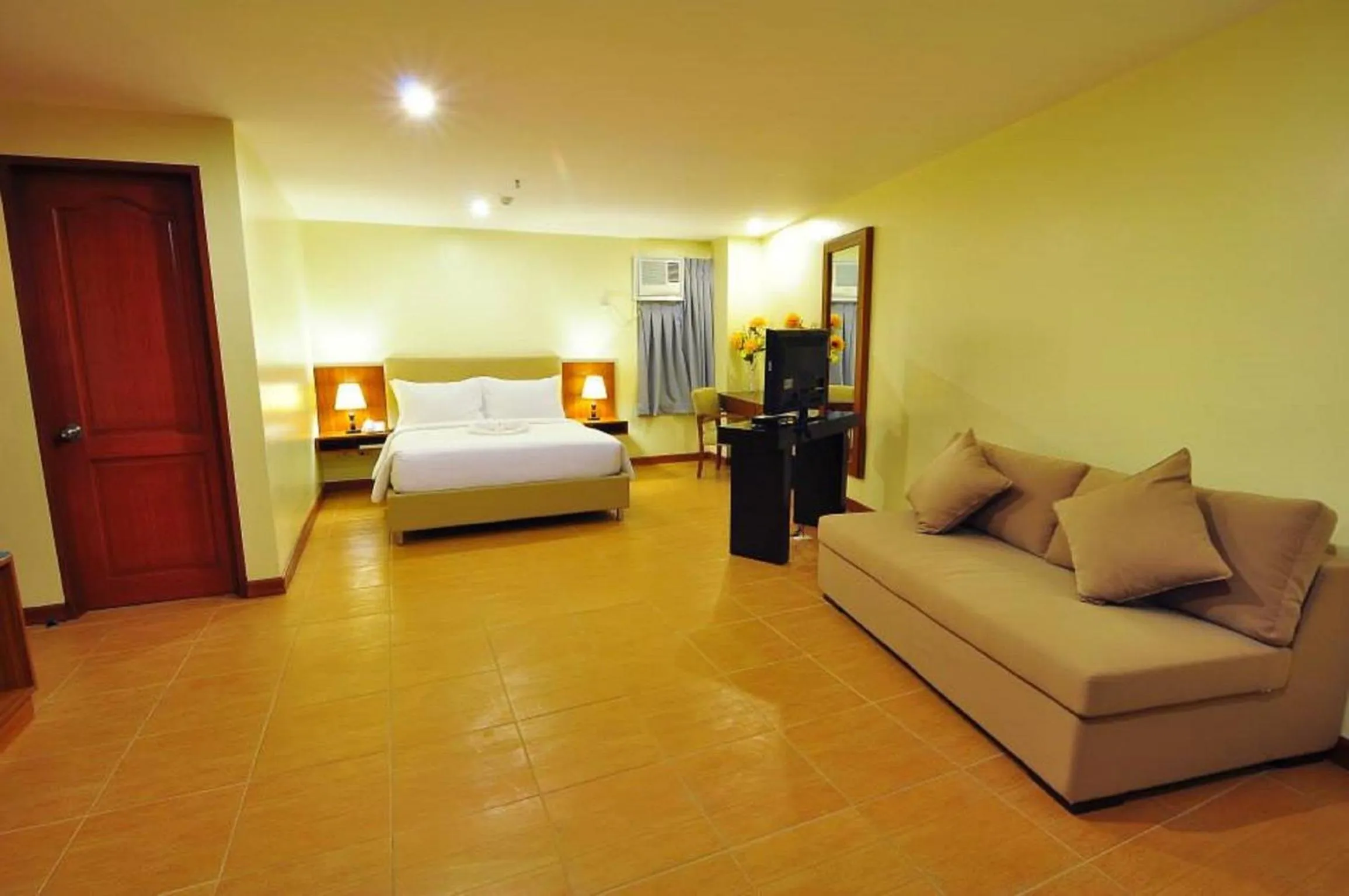 Photo of the whole room, Bed in The Well Hotel