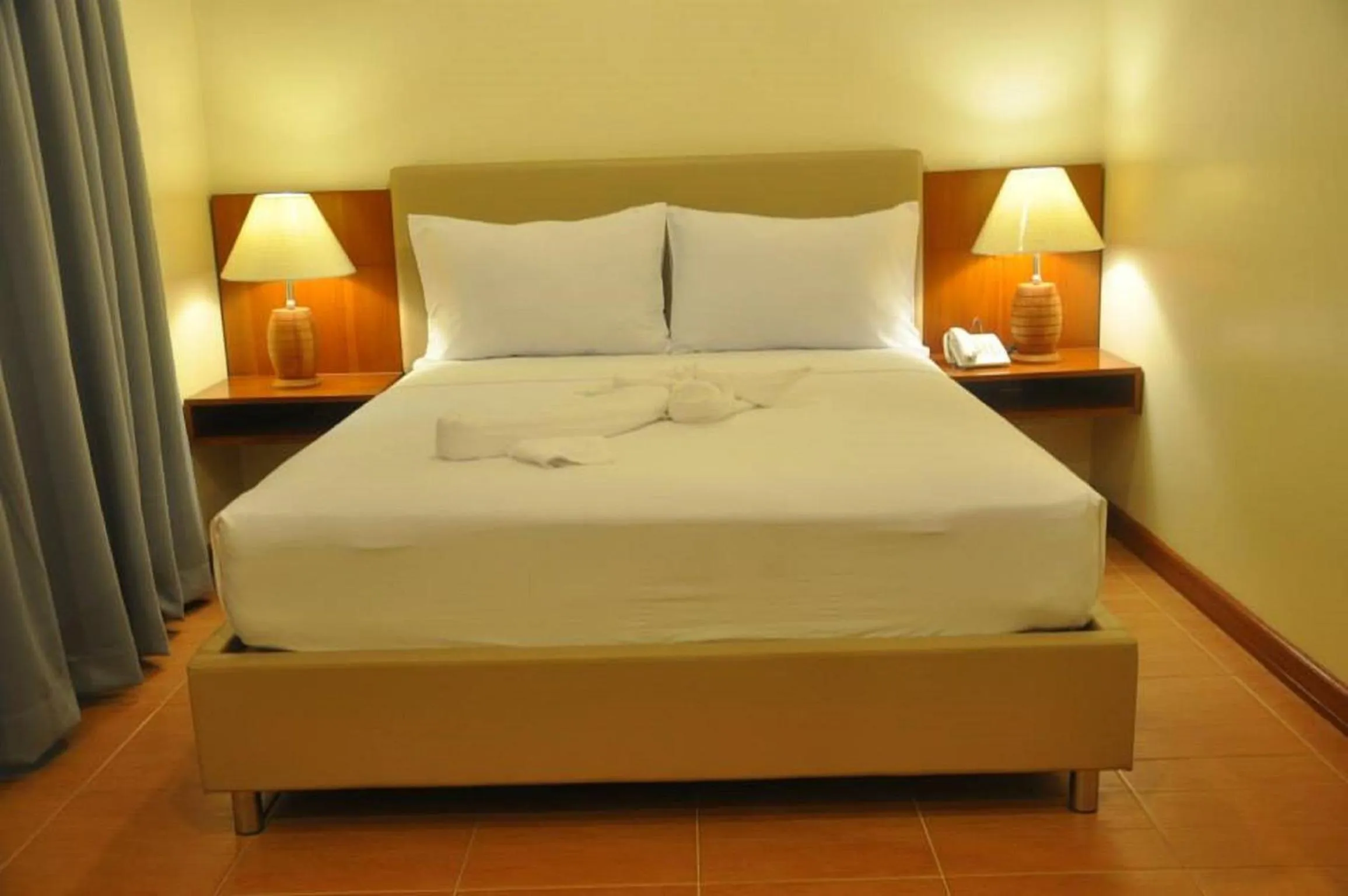 Photo of the whole room, Bed in The Well Hotel