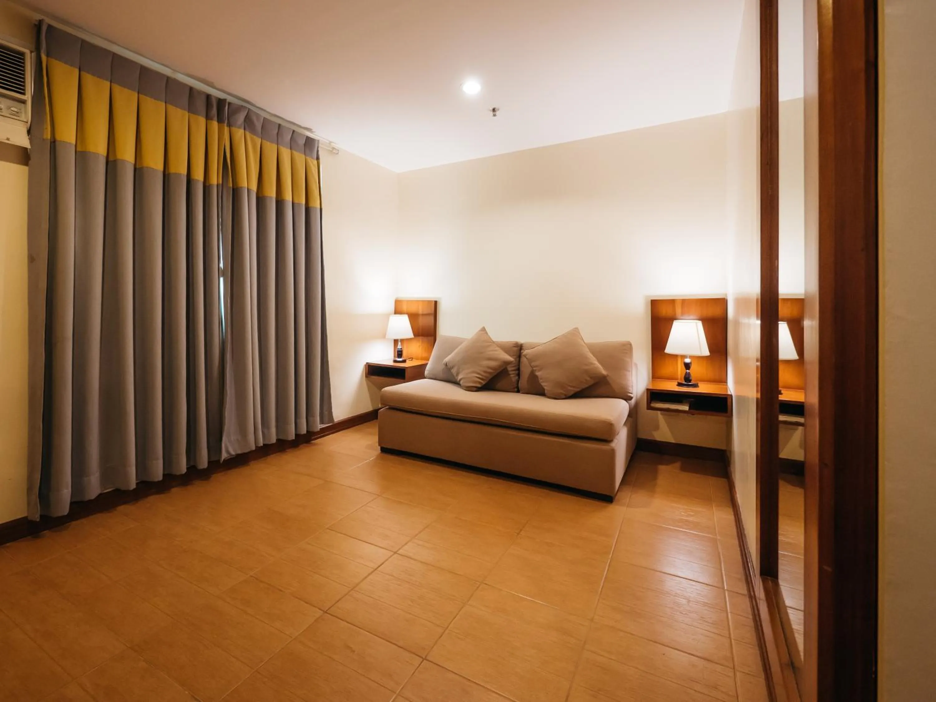 Photo of the whole room, Bed in The Well Hotel