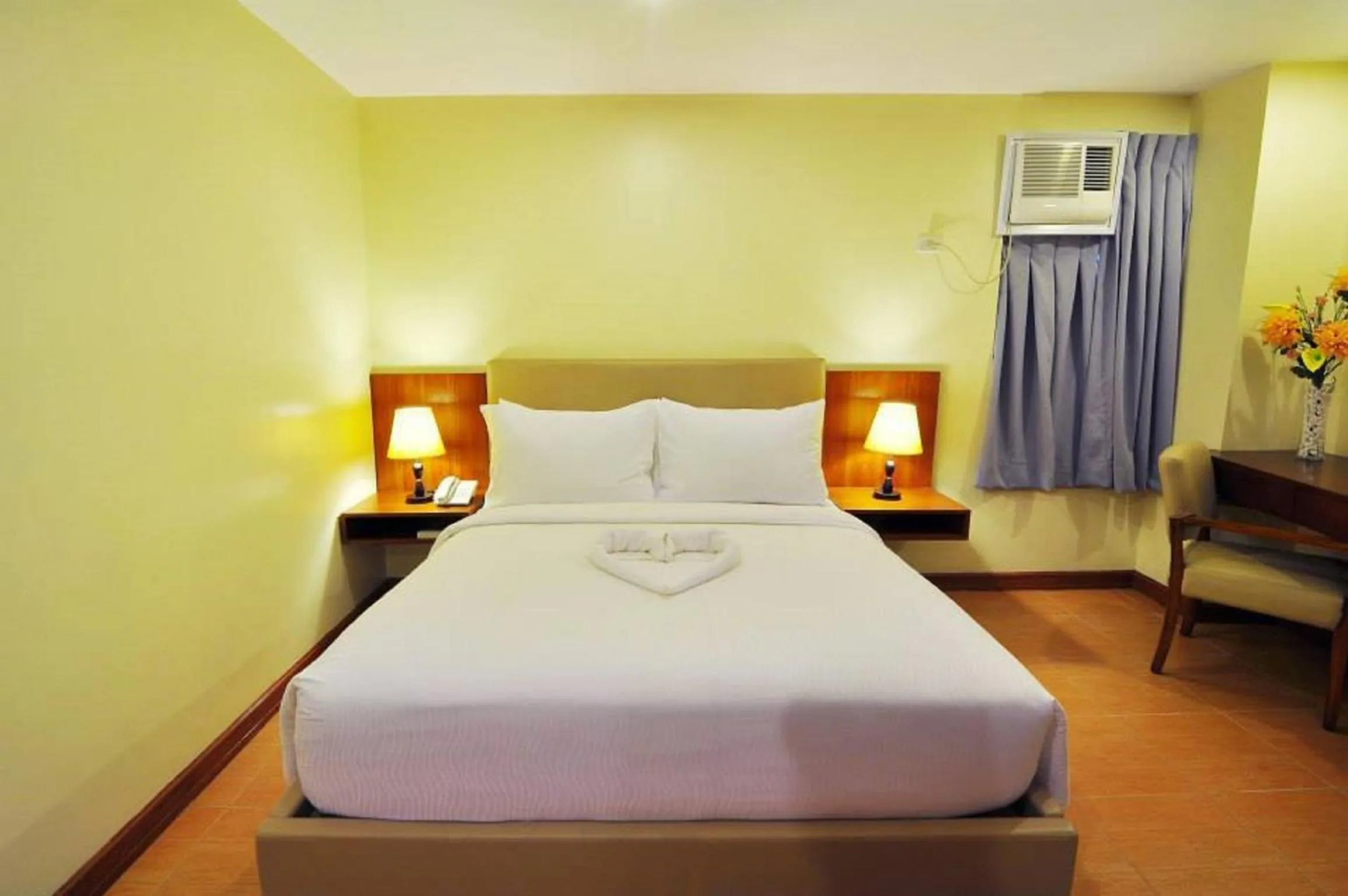 Photo of the whole room, Bed in The Well Hotel