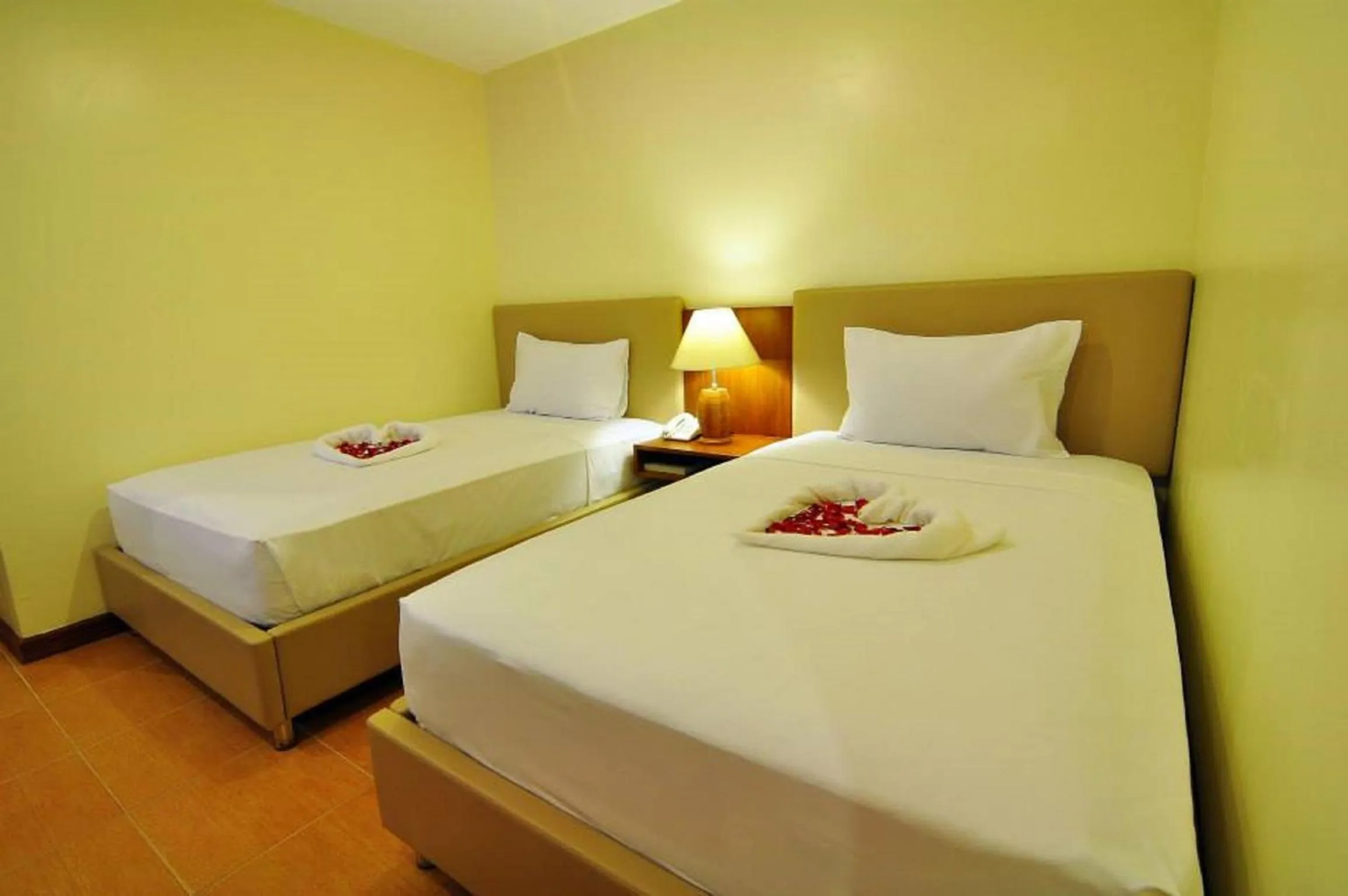 Photo of the whole room, Bed in The Well Hotel