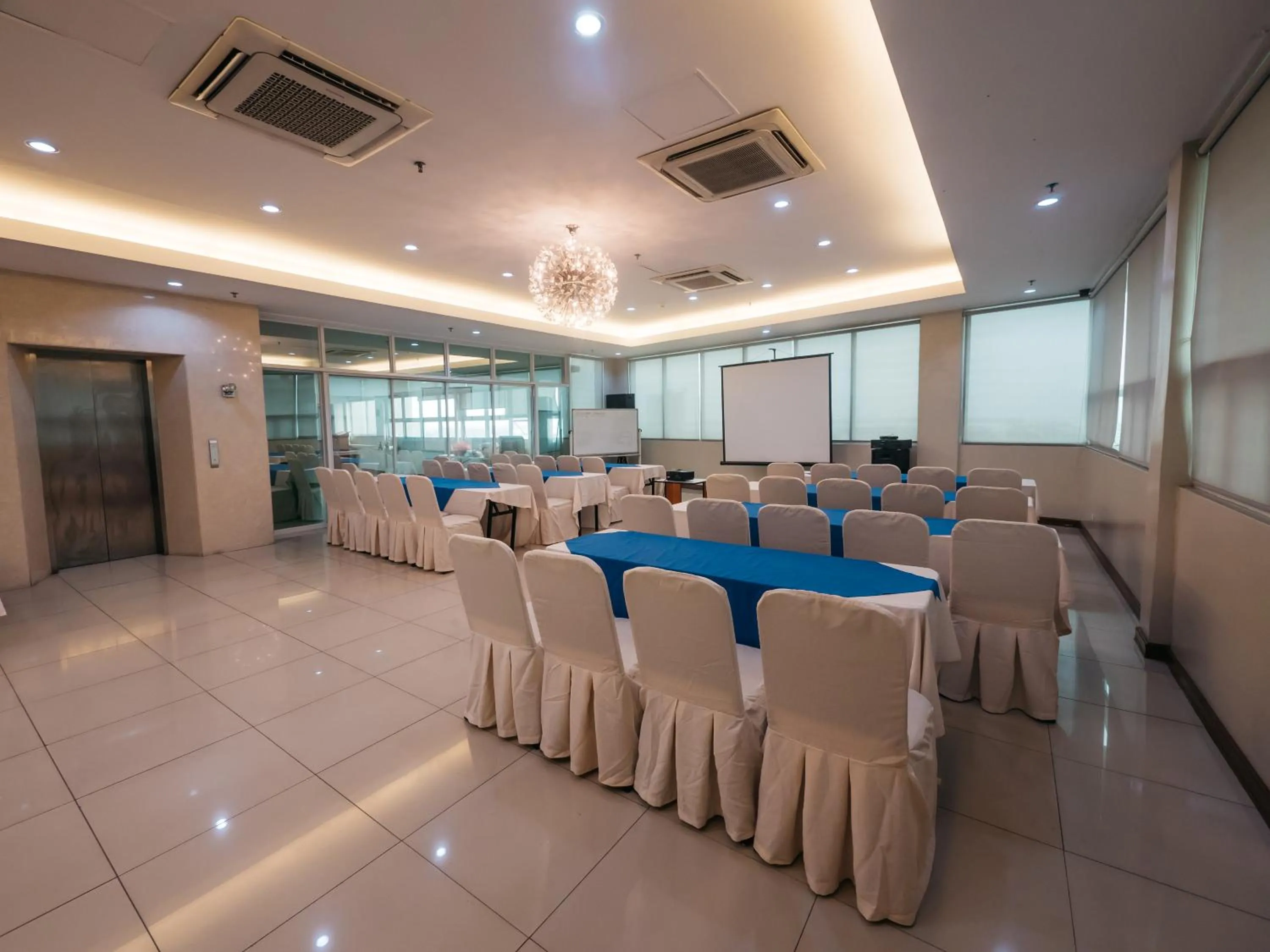 Banquet/Function facilities in The Well Hotel
