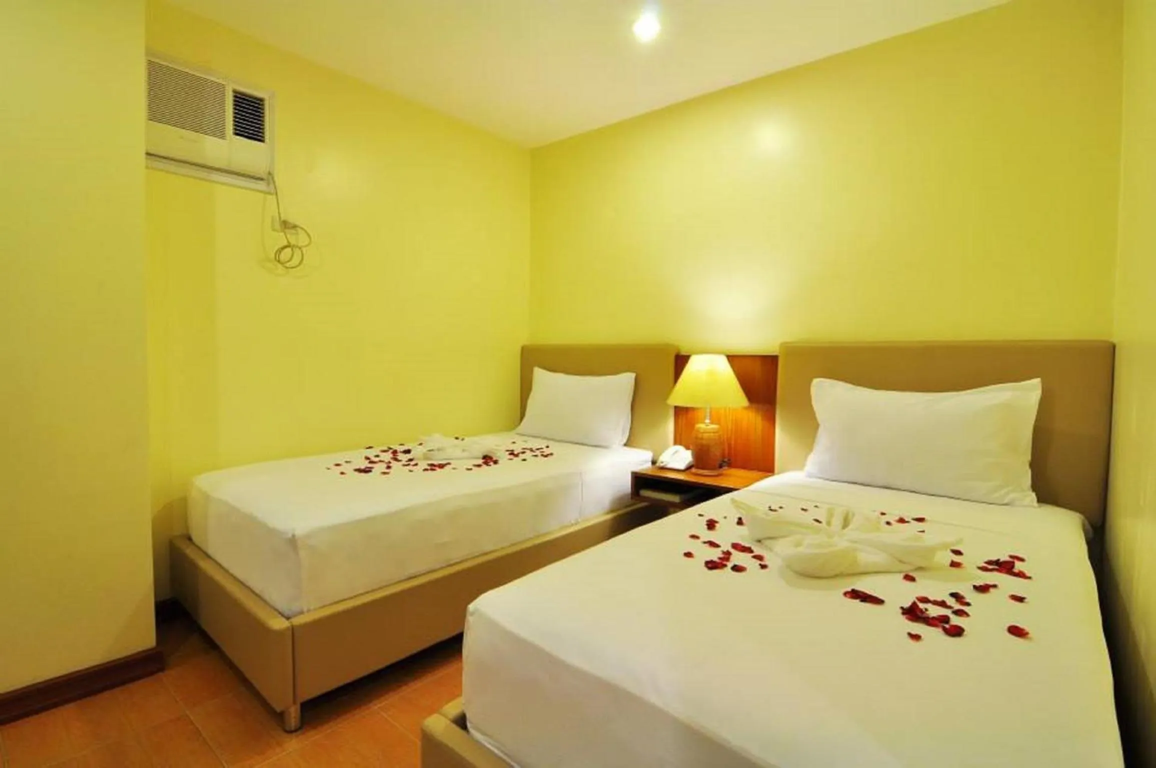 Photo of the whole room, Bed in The Well Hotel