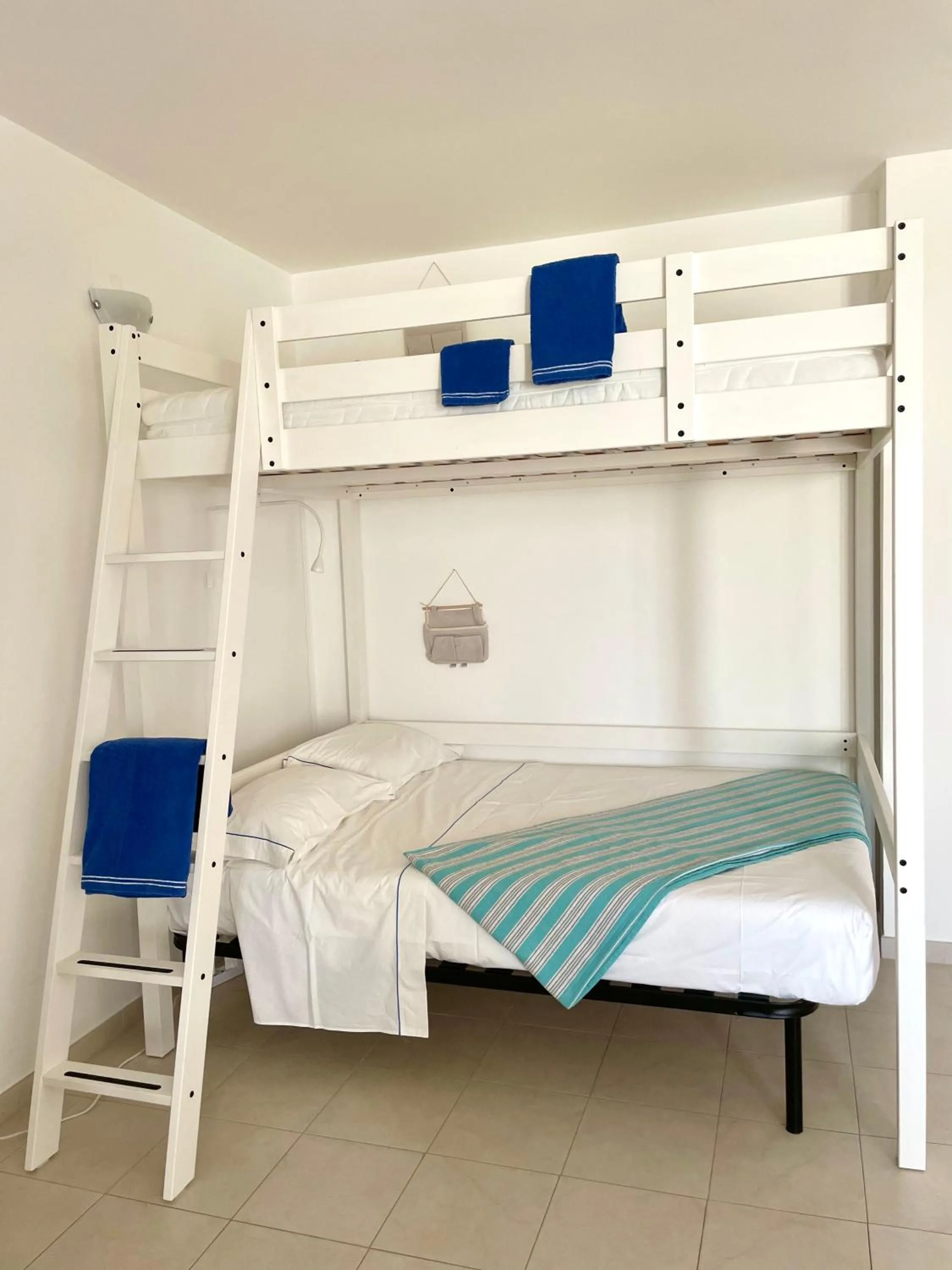 bunk bed, Bed in Casavacanze Duelupi