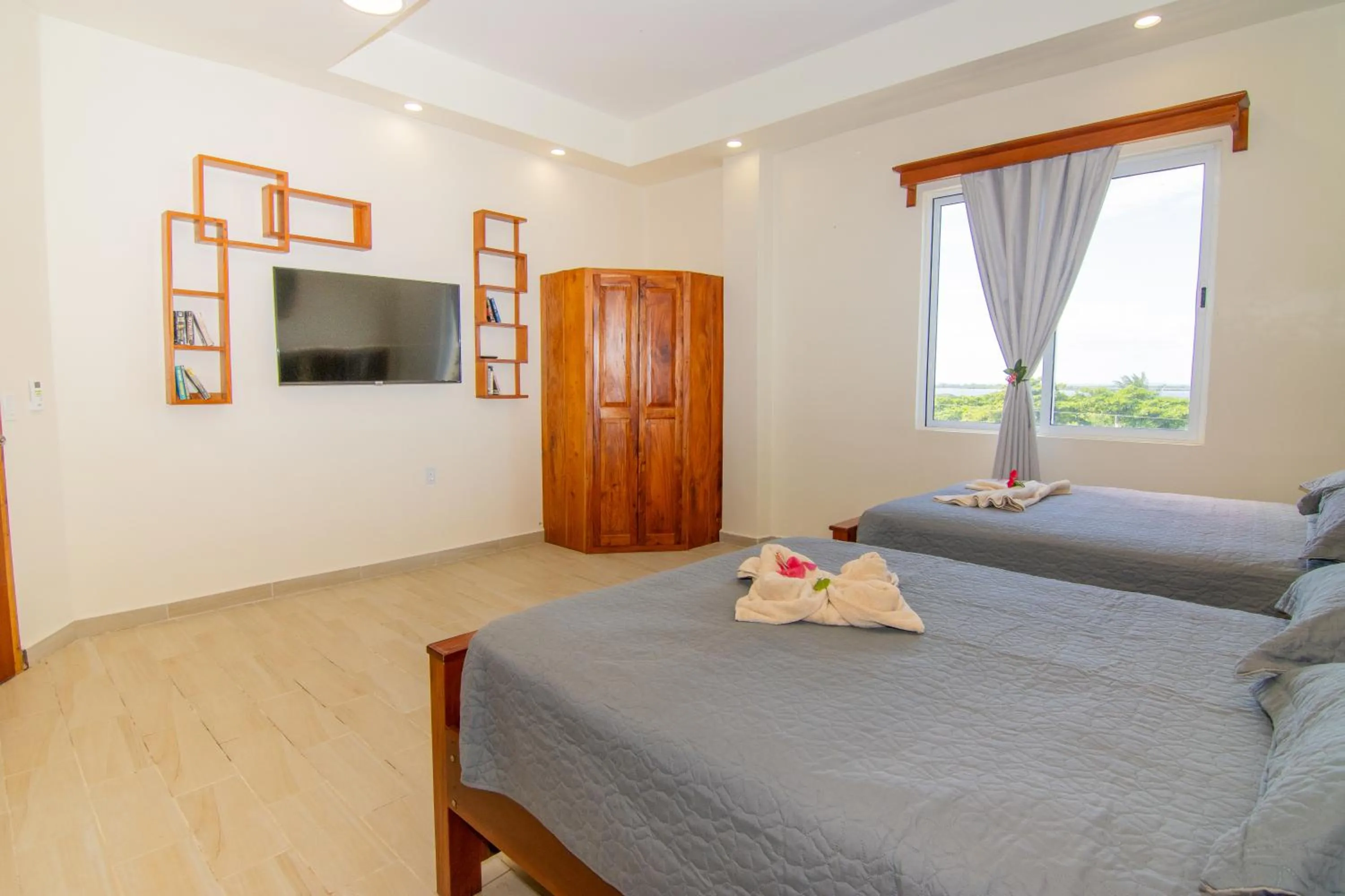 Bed in Tropical Palace Hotel