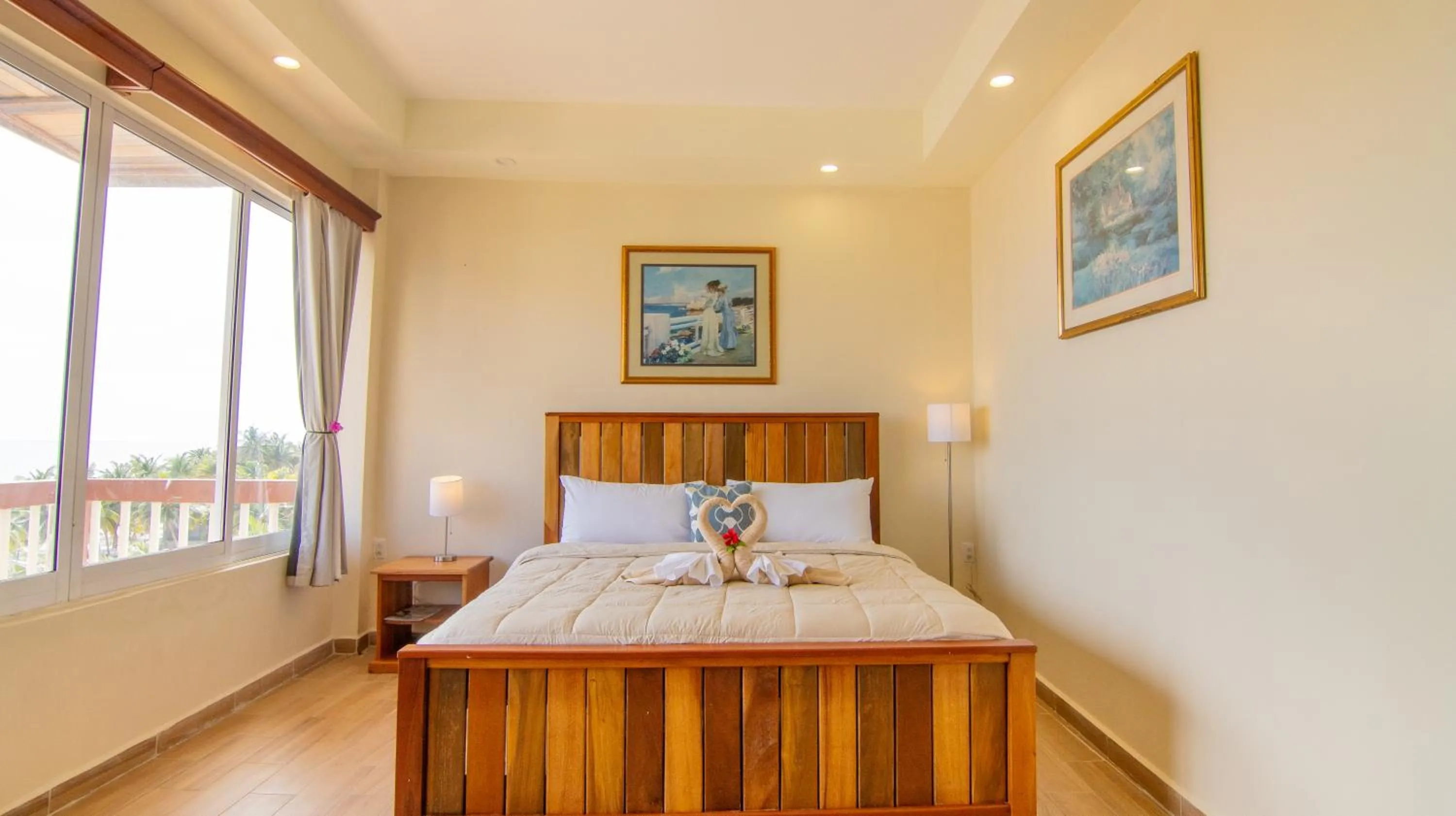 Bedroom, Bed in Tropical Palace Hotel