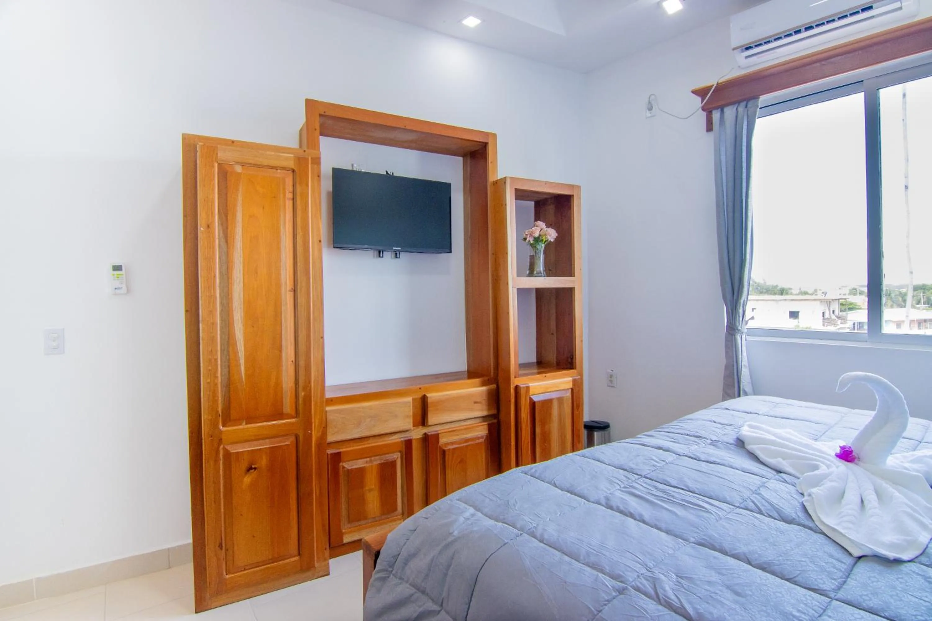 Bedroom, Bed in Tropical Palace Hotel