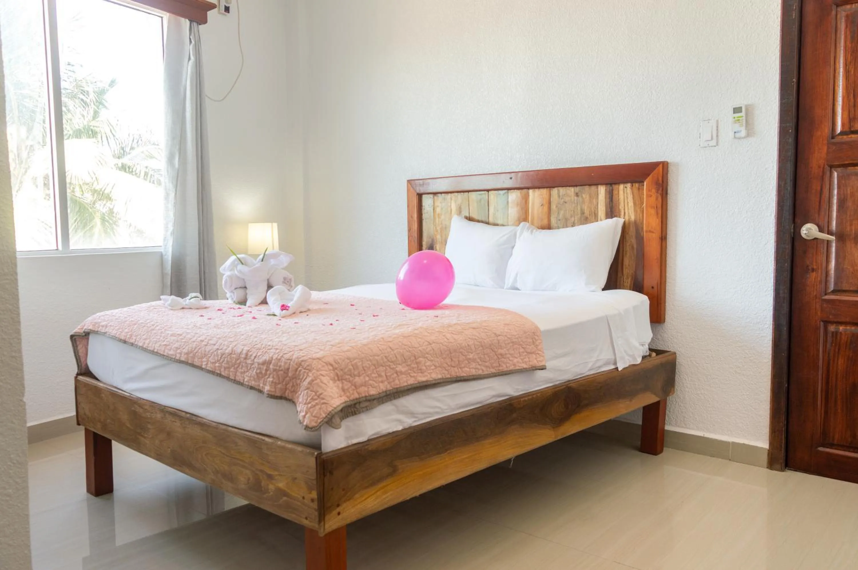 Bedroom, Bed in Tropical Palace Hotel