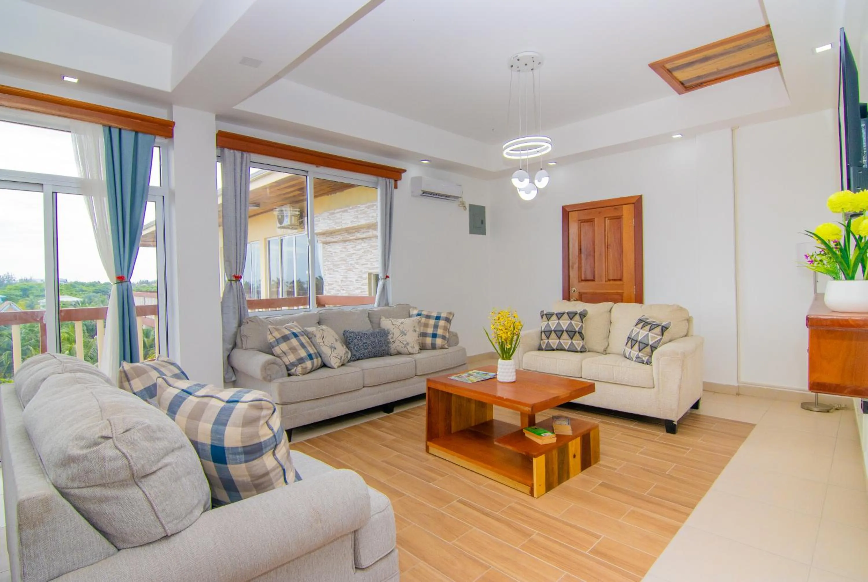 Living room in Tropical Palace Hotel