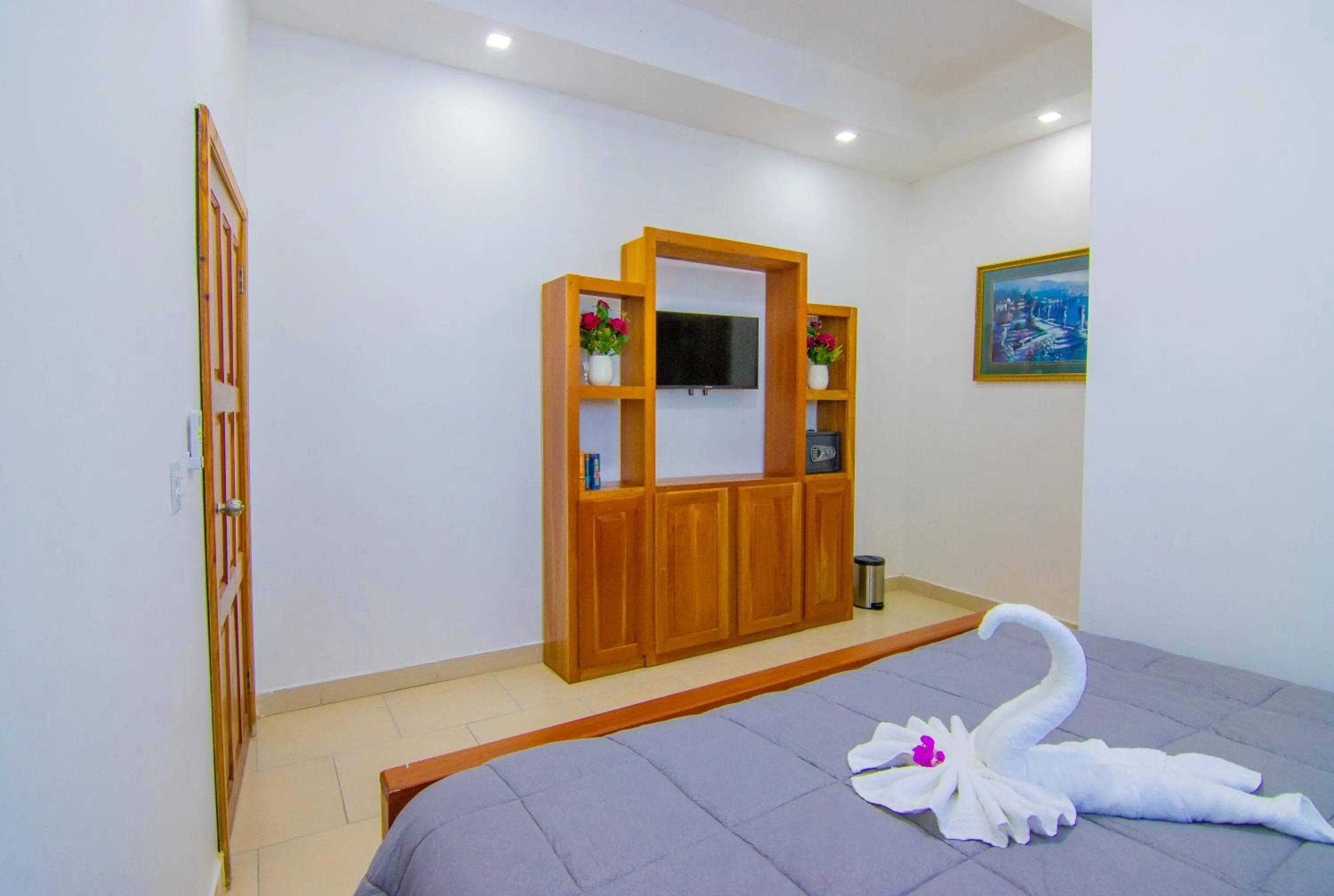 Bedroom, Bed in Tropical Palace Hotel