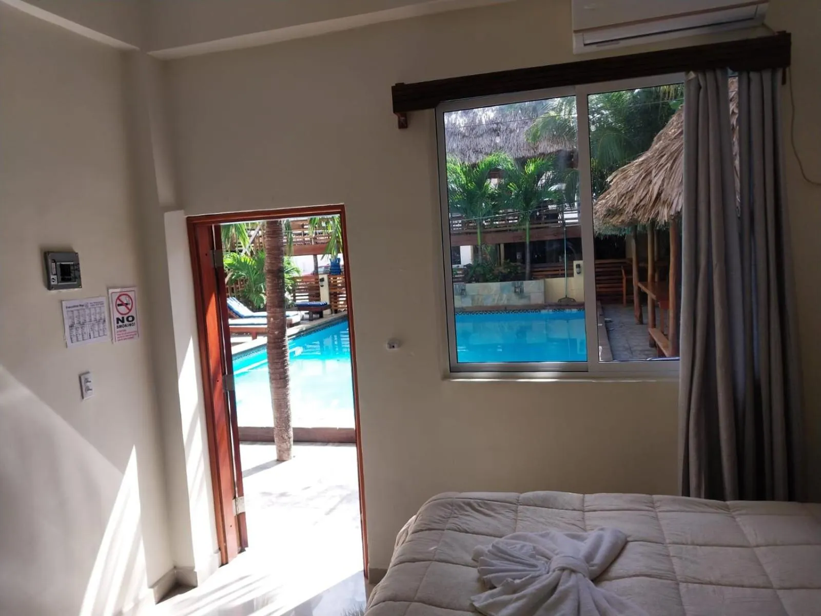 Bed in Tropical Palace Hotel