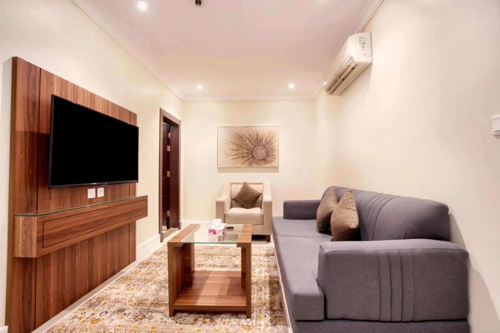 Decorative detail in Quiet Dreams - Al Noor Branch