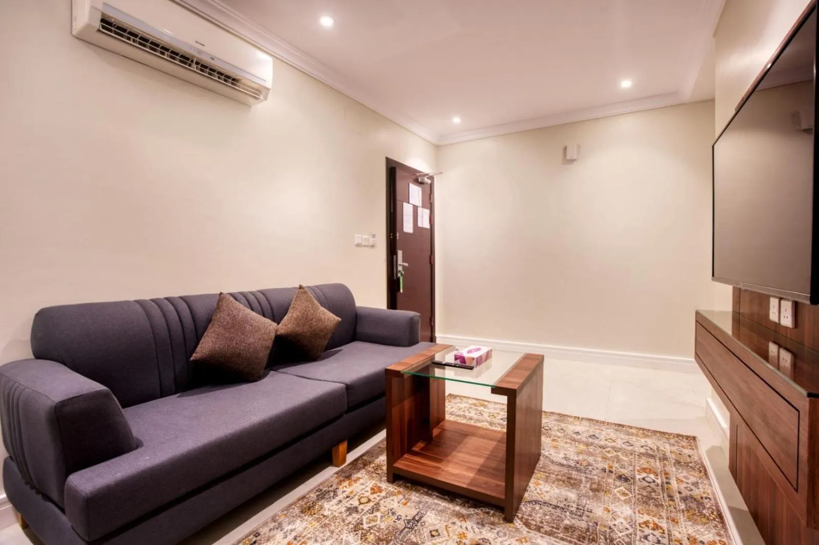 Decorative detail in Quiet Dreams - Al Noor Branch