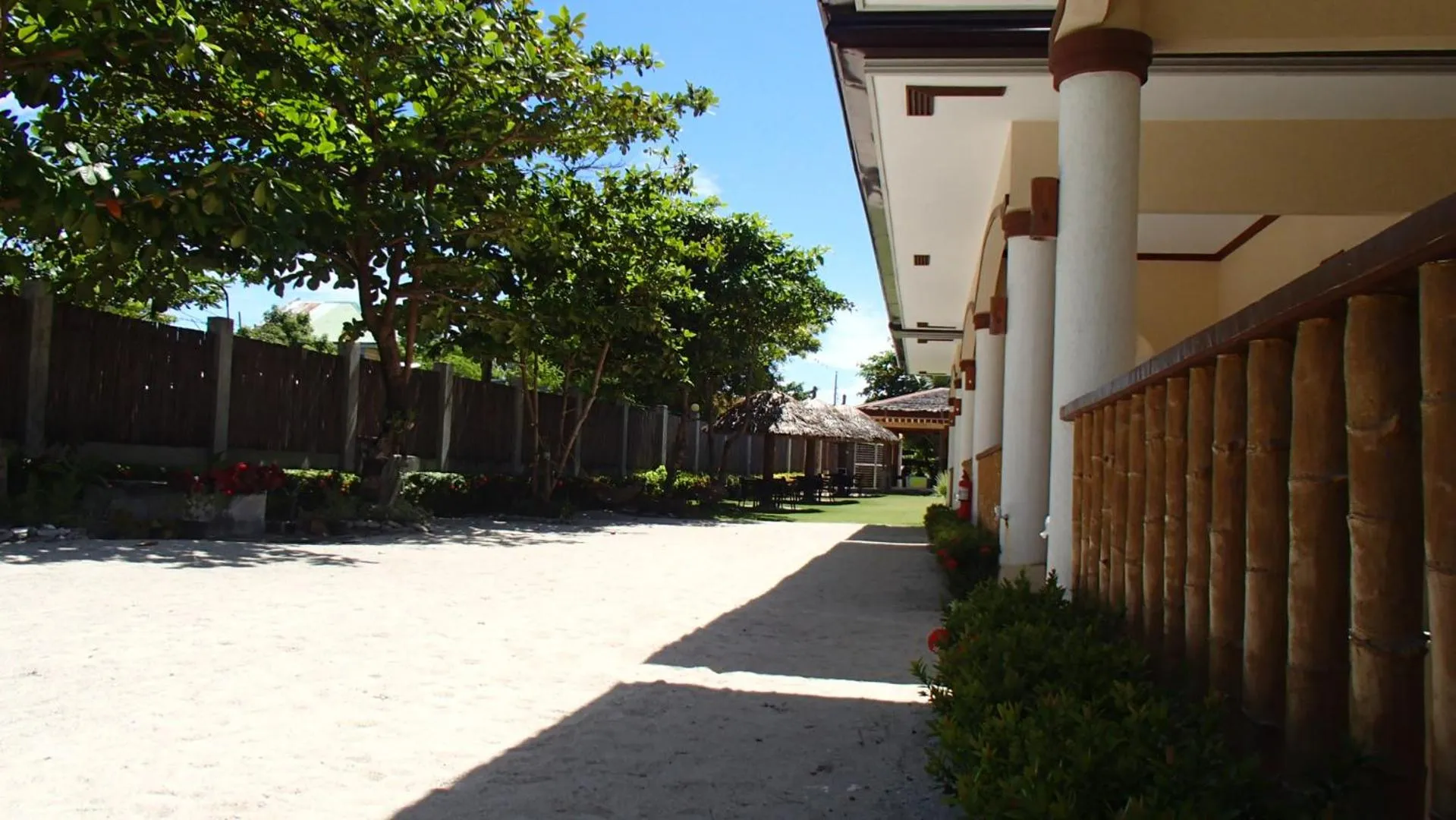Garden in Malapascua Starlight Resort