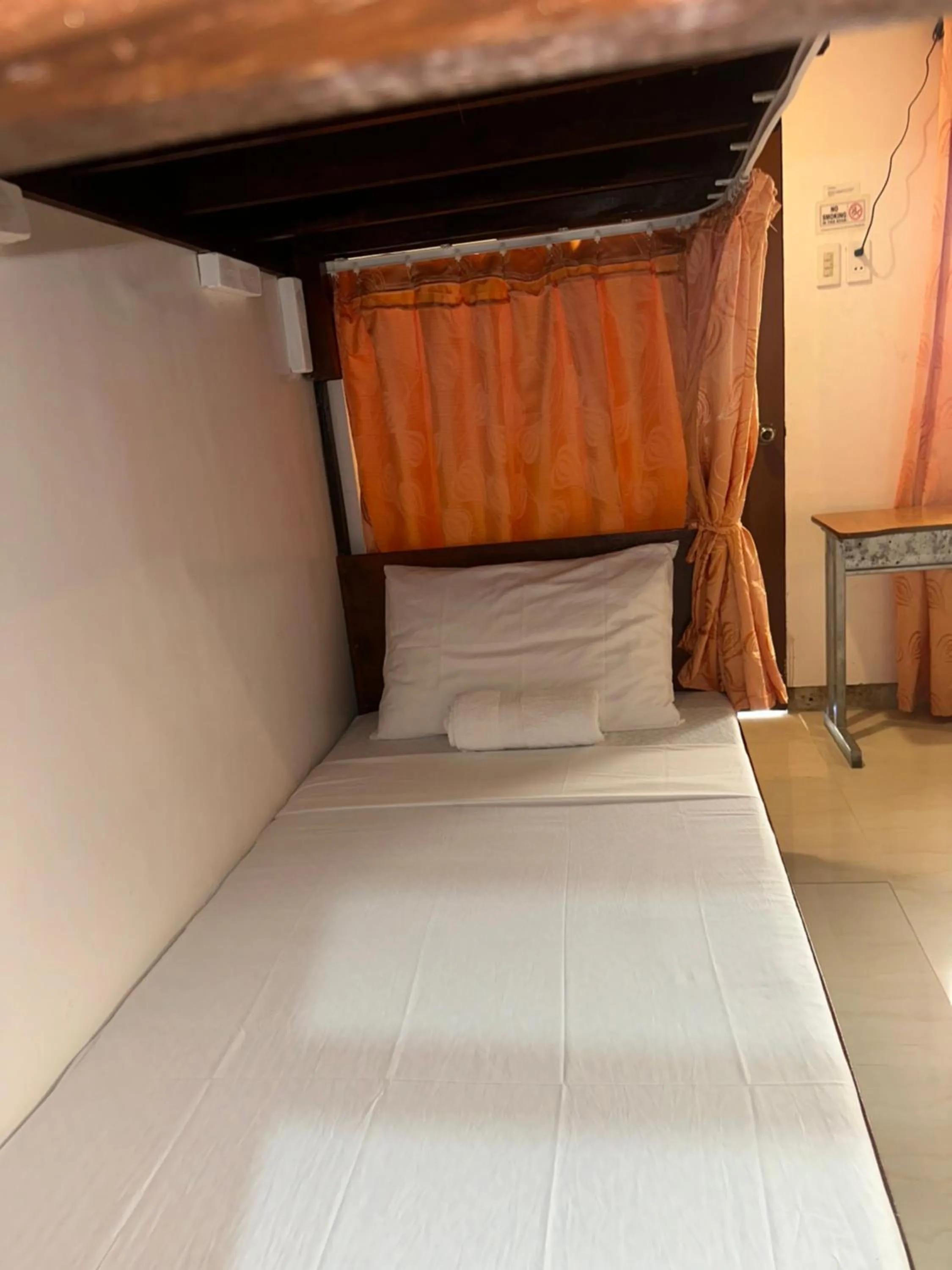 bunk bed, Bed in Malapascua Starlight Resort