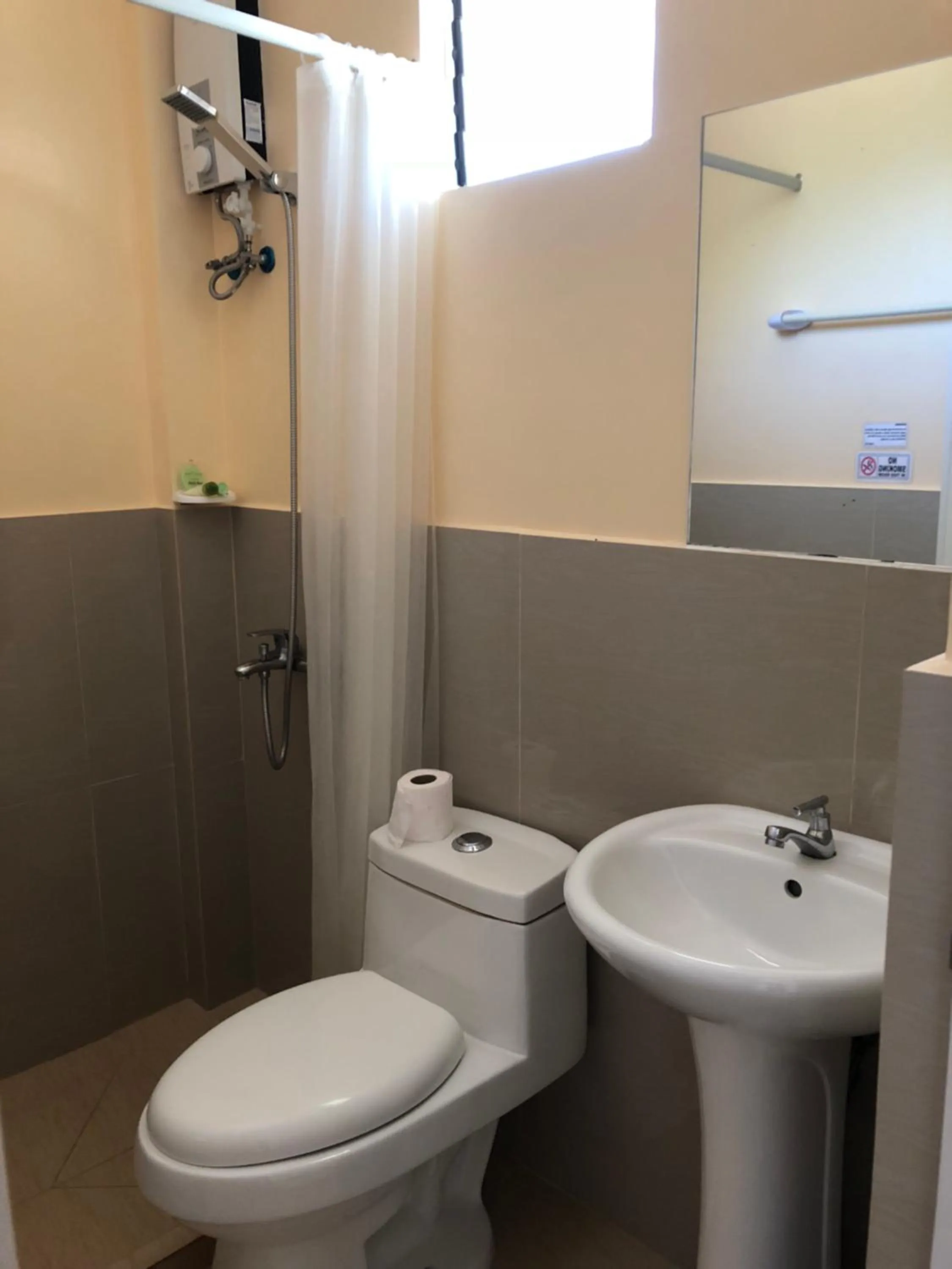 Shower in Malapascua Starlight Resort