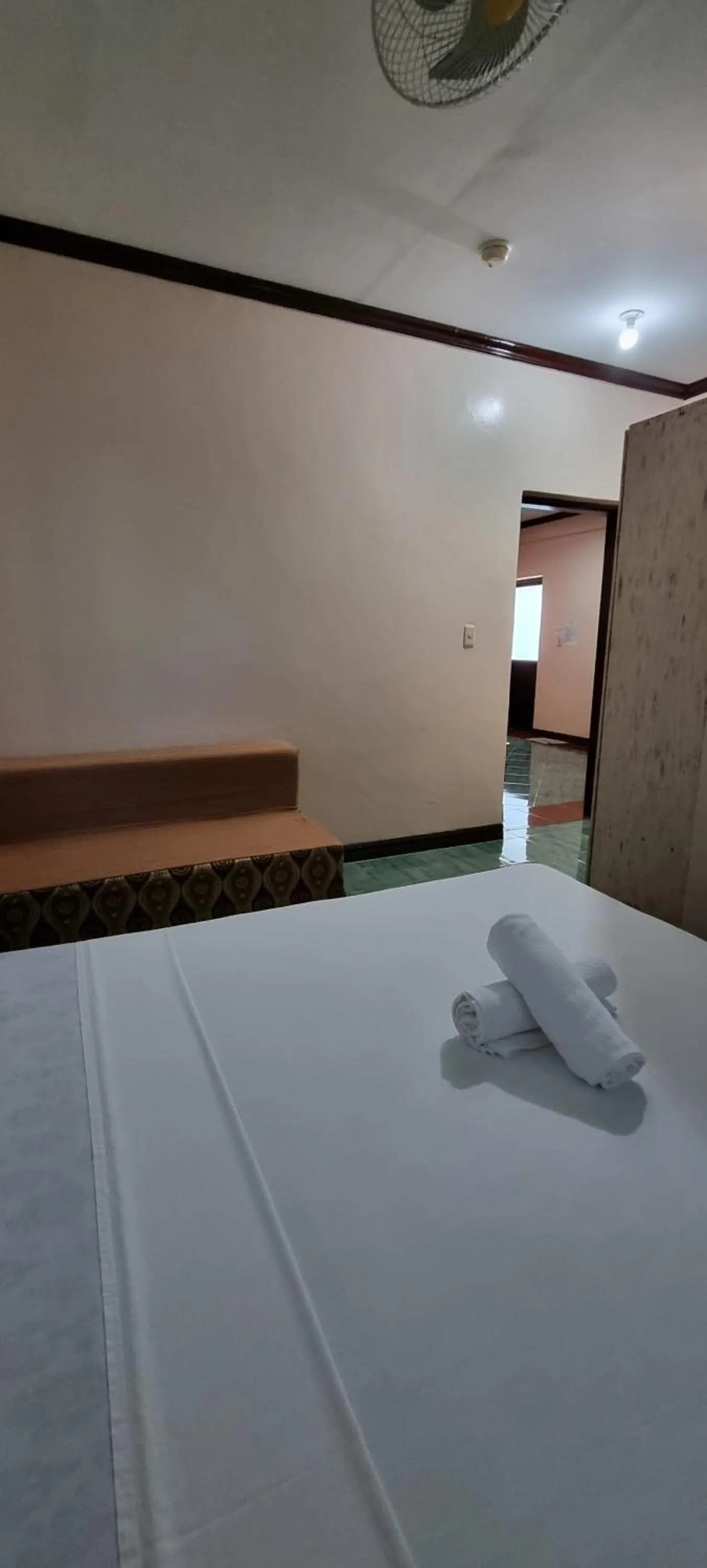 Bed in Malapascua Starlight Resort