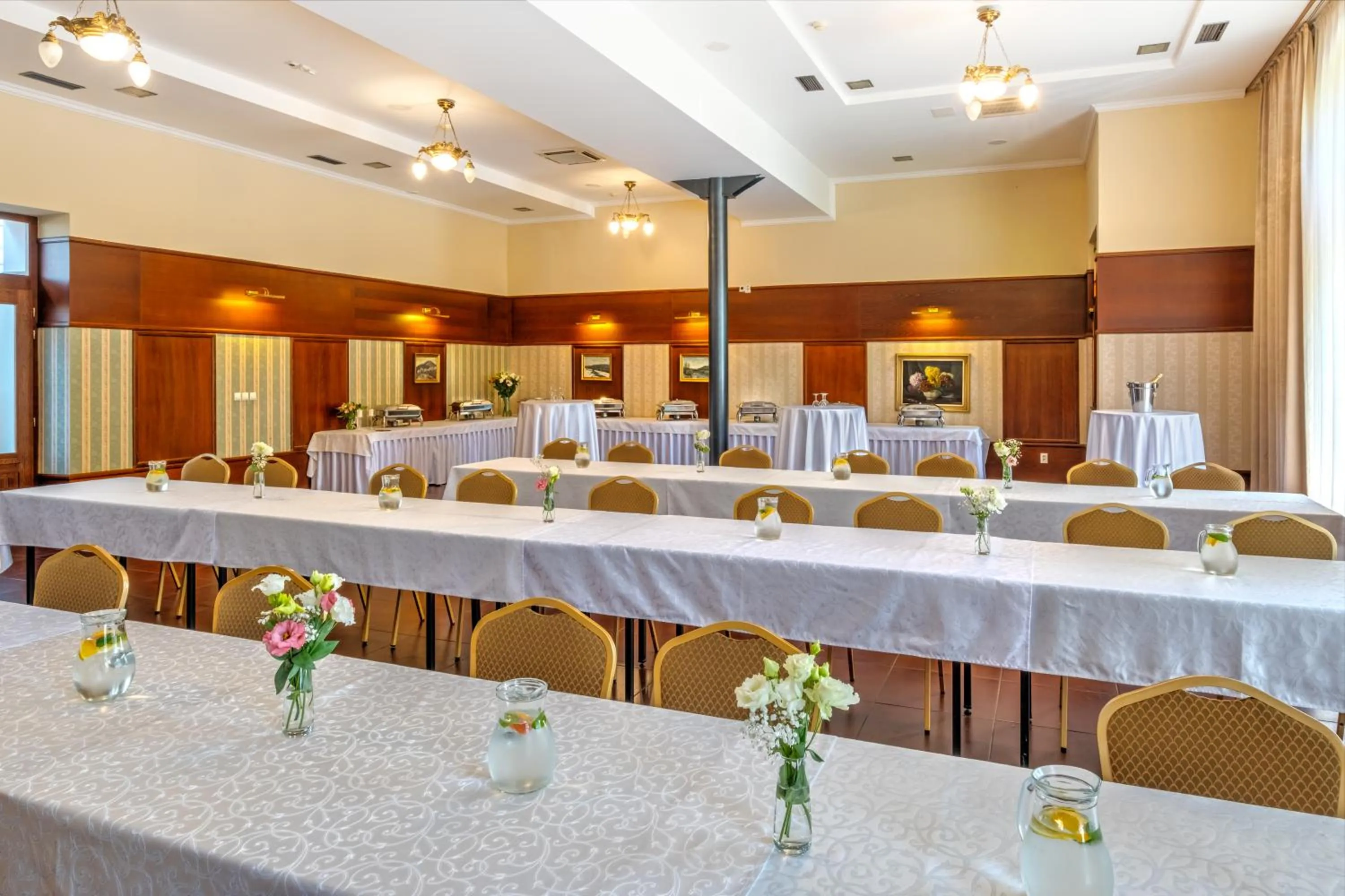 Banquet/Function facilities in Hotel Golden Eagle