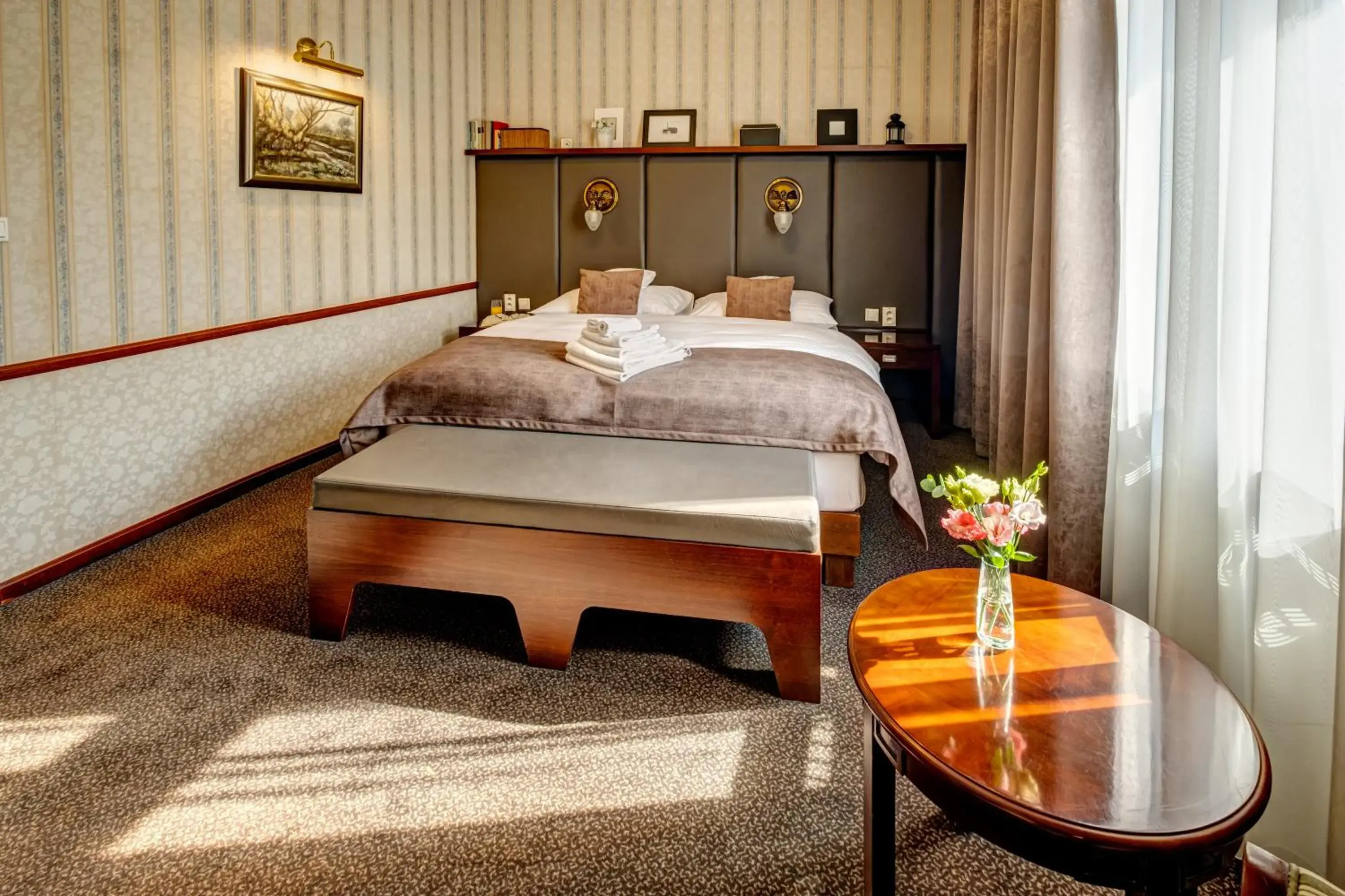 Double Room in Hotel Golden Eagle Double Room in Hotel Golden Eagle