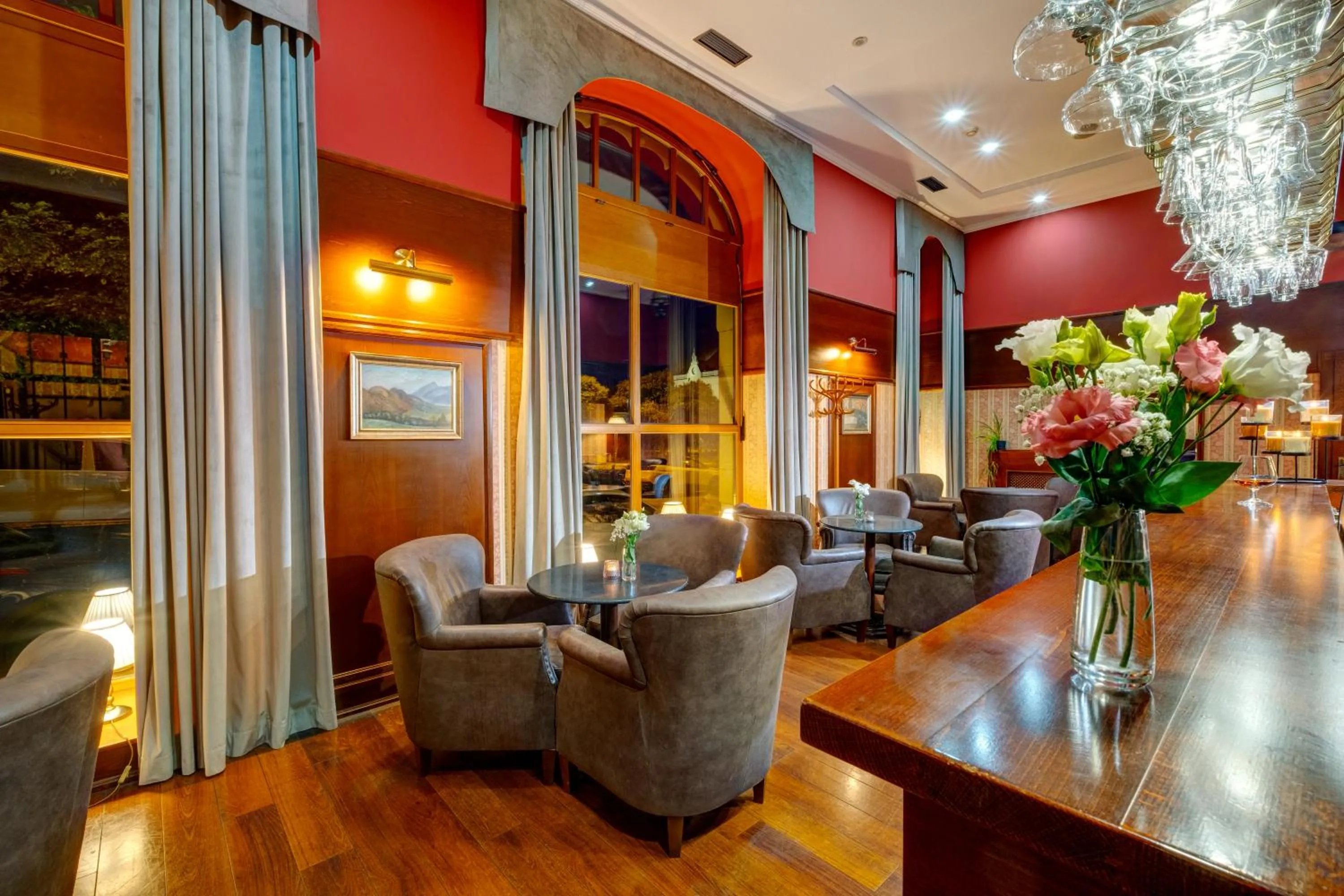 Seating area in Hotel Golden Eagle