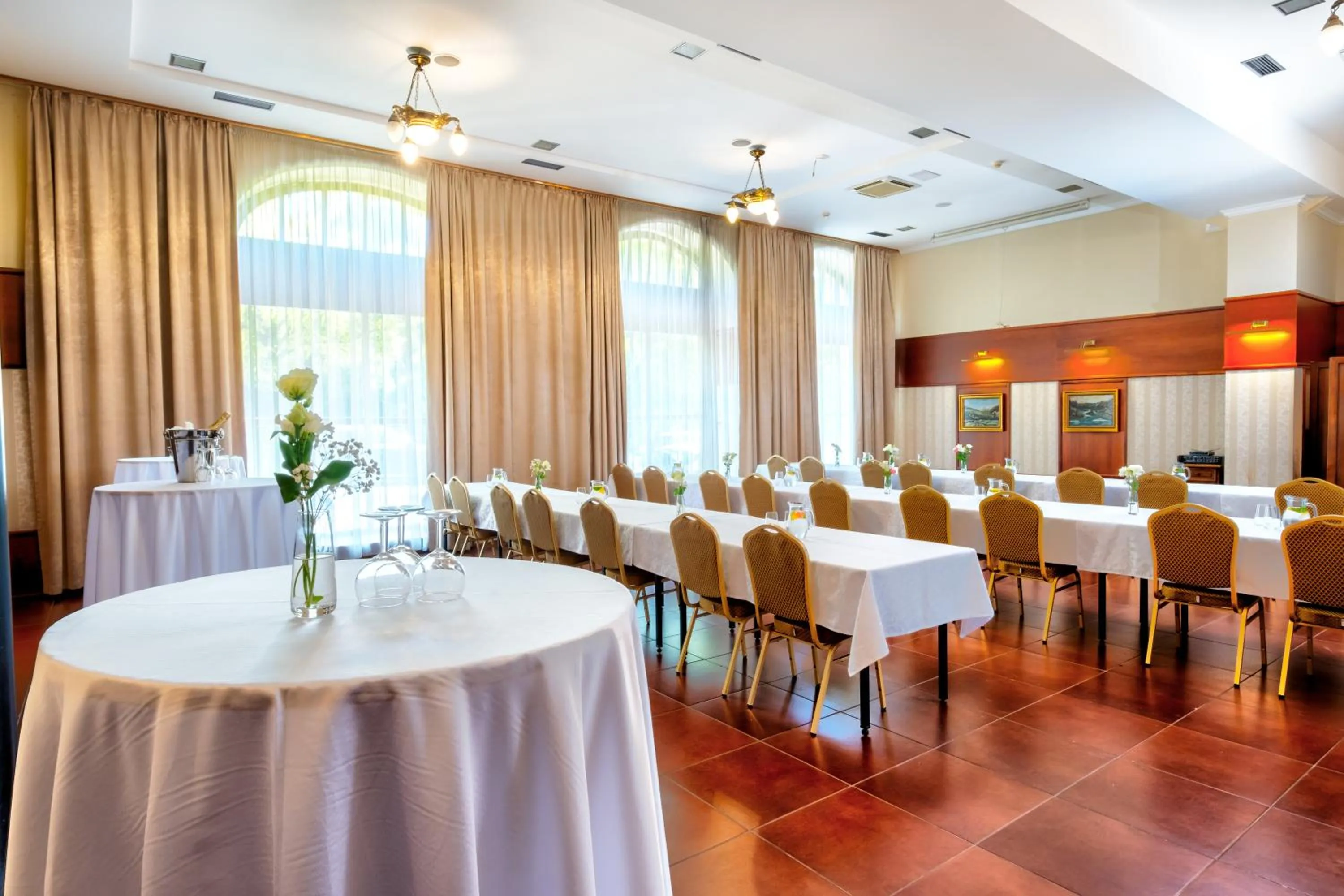 Banquet/Function facilities in Hotel Golden Eagle