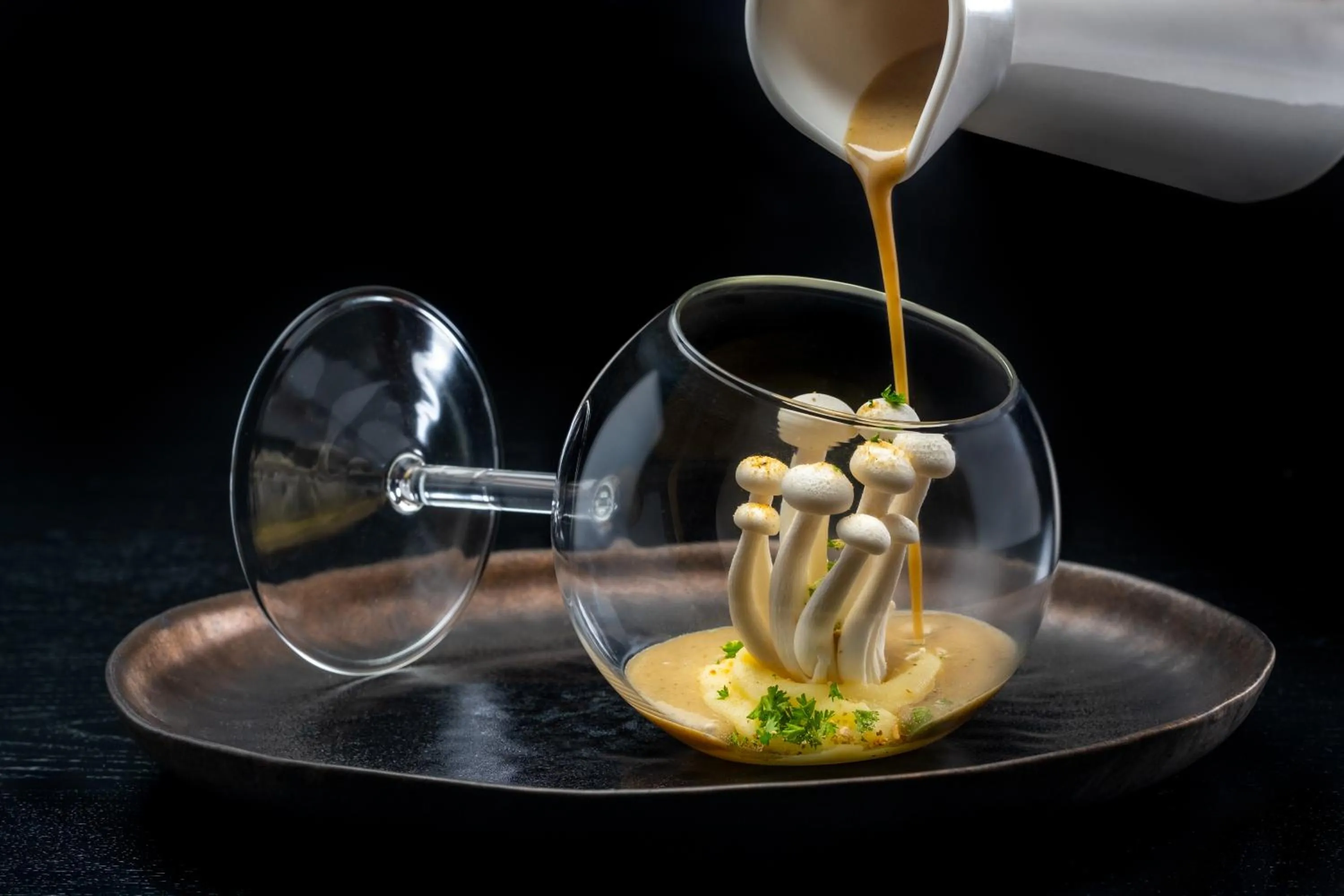 Restaurant/places to eat in Hotel Golden Eagle