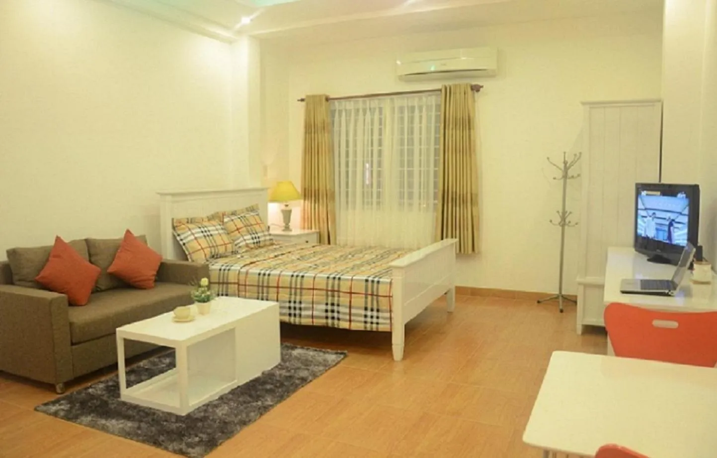 Bed in Smiley Apartment 3