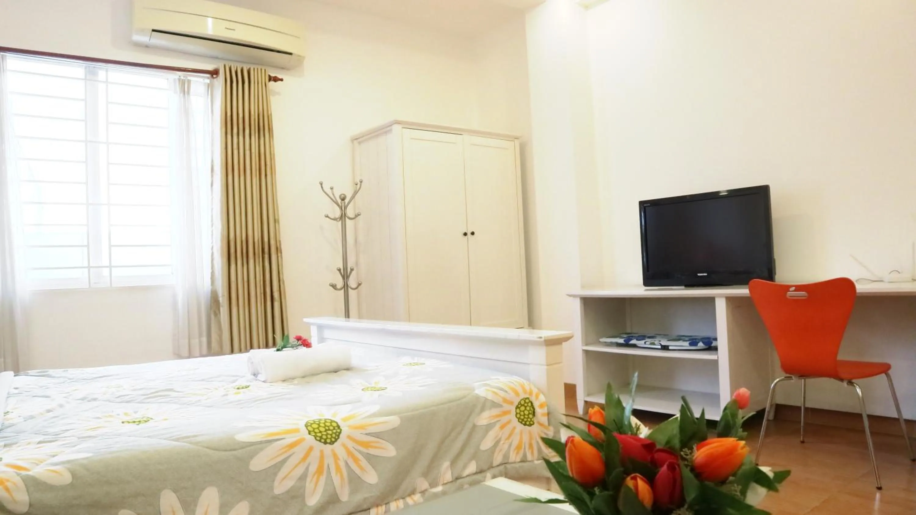 Bed in Smiley Apartment 3