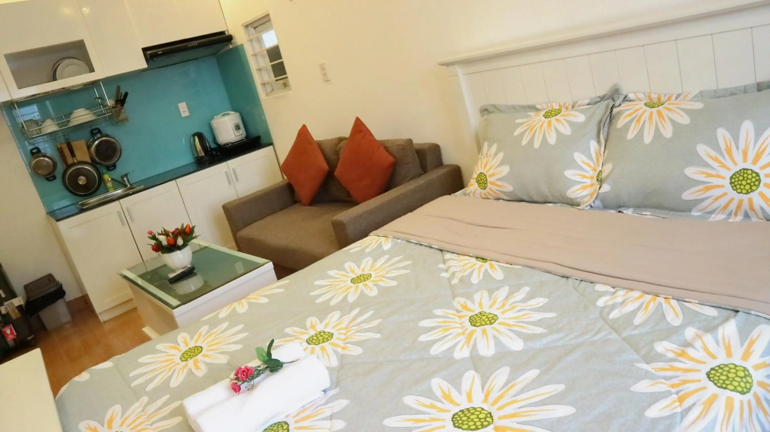 Bed in Smiley Apartment 3