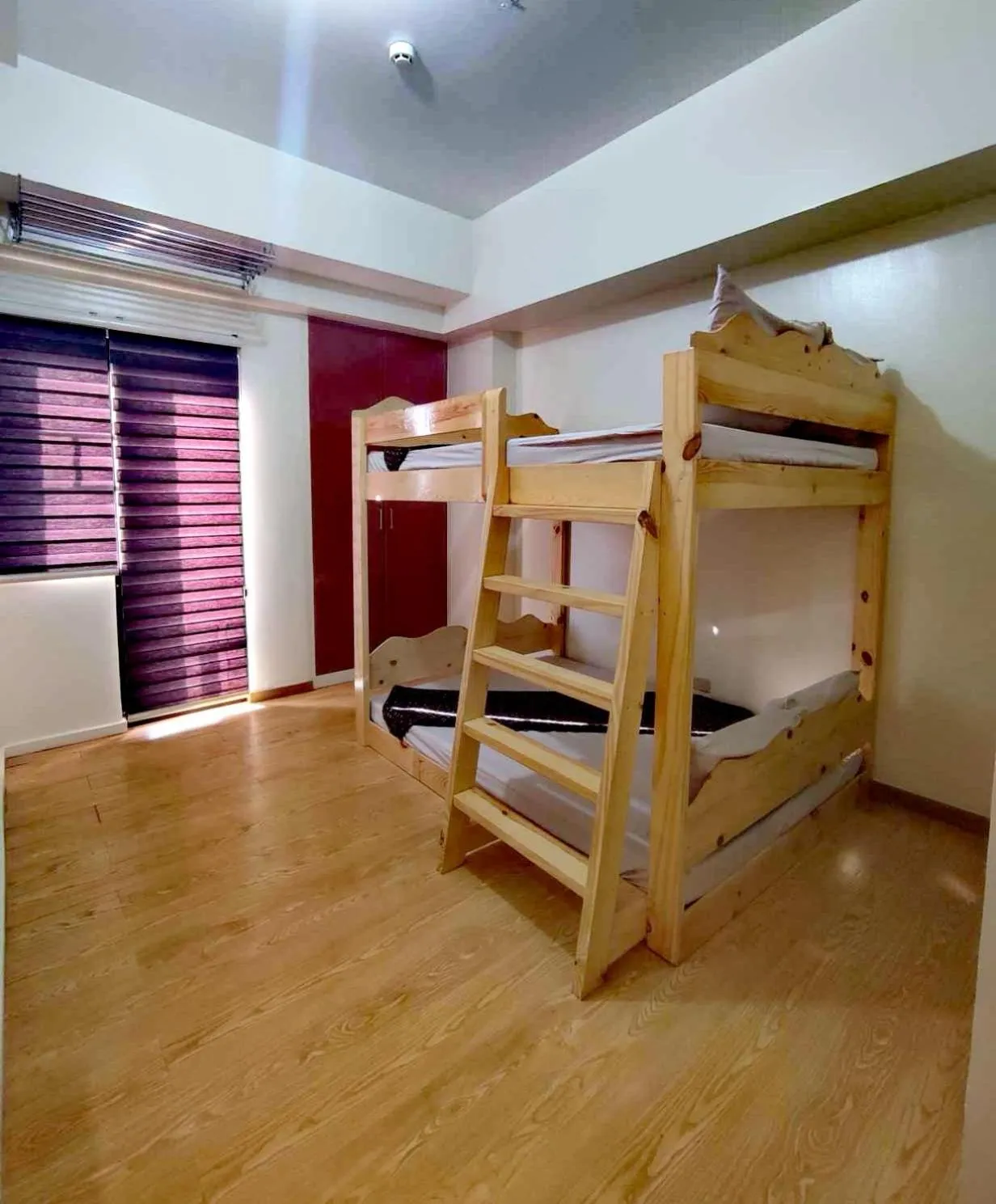 Bedroom, Bed in Cedar Peak Condotel Baguio