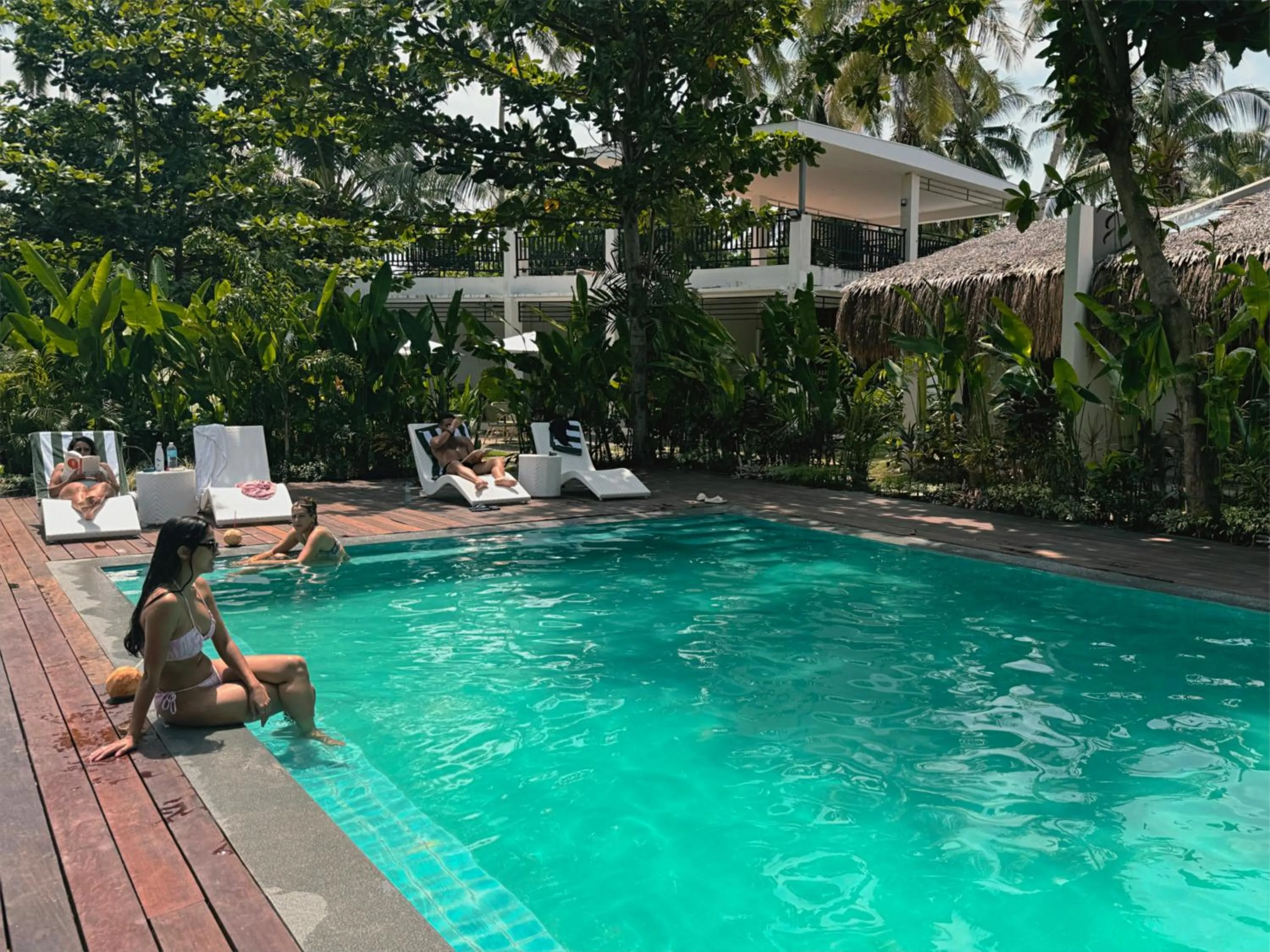 Property building in Bahandi Hotel