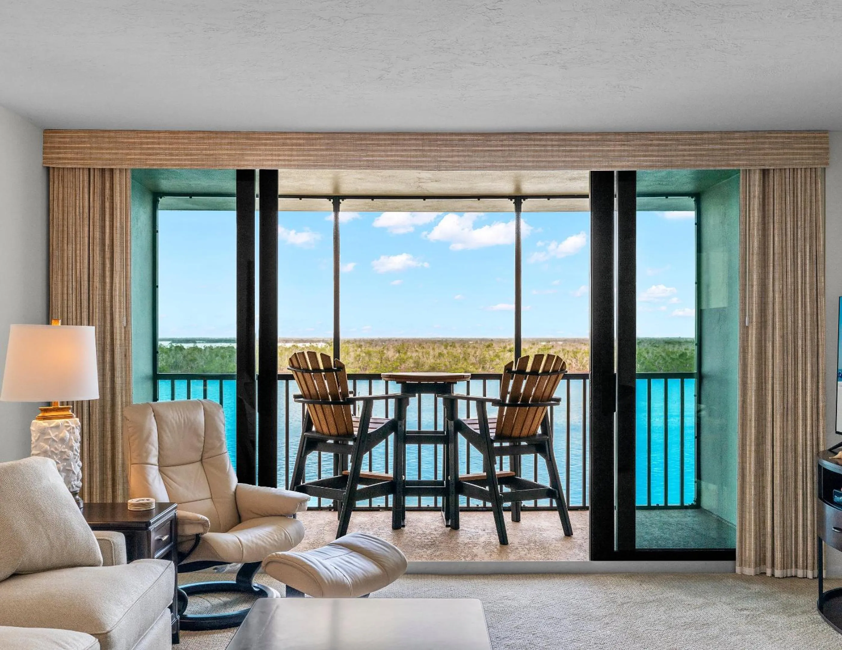 Property building in Palms of Bay Beach 4F